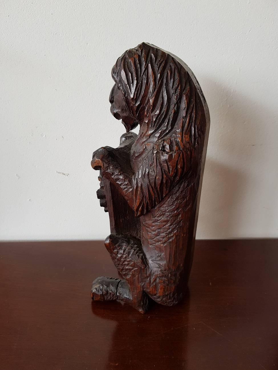 19th Century French Carved Wooden Lion In Excellent Condition In Raalte, NL
