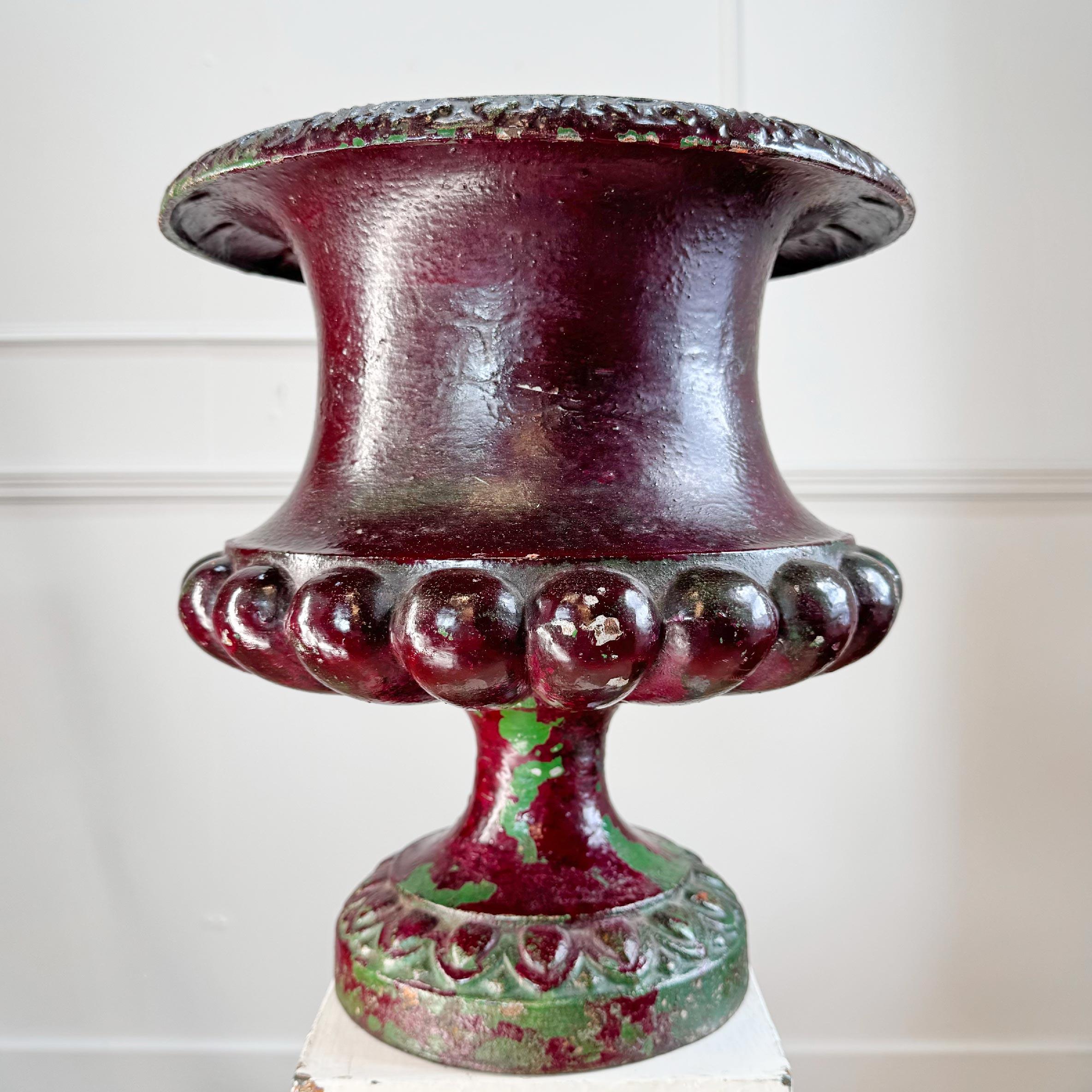 Französische Alfred Corneau-Urne aus Gusseisen des 19. Jahrhunderts im Angebot 4