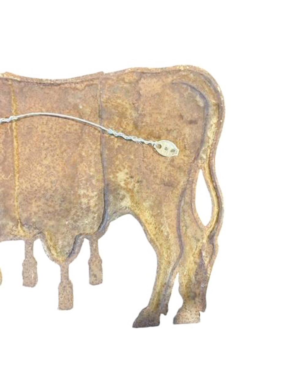 Panneau d'atelier de boucherie français du 19e siècle en fonte en forme de vache Bon état - En vente à Chapel Hill, NC