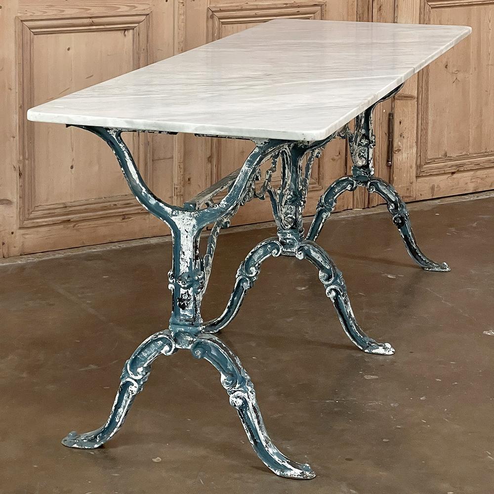 Französischer Cafe-Tisch aus Gusseisen des 19. Jahrhunderts, Sofatisch mit Carrara-Marmor im Angebot 2