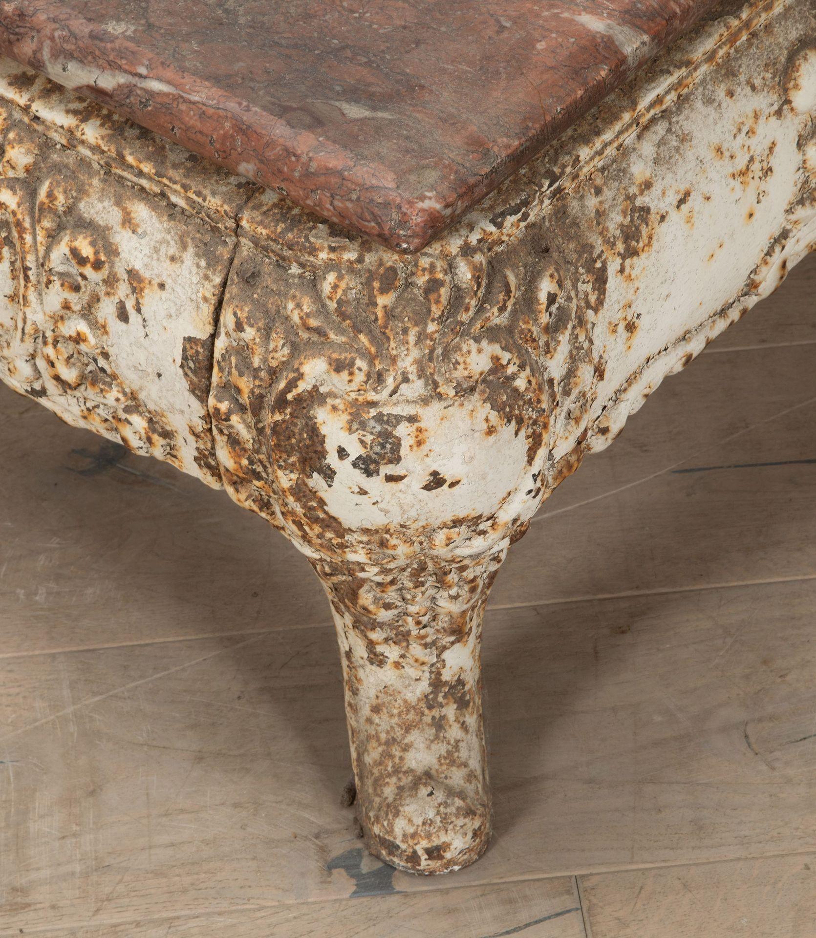 Table basse en fonte du 19ème siècle en vente 1