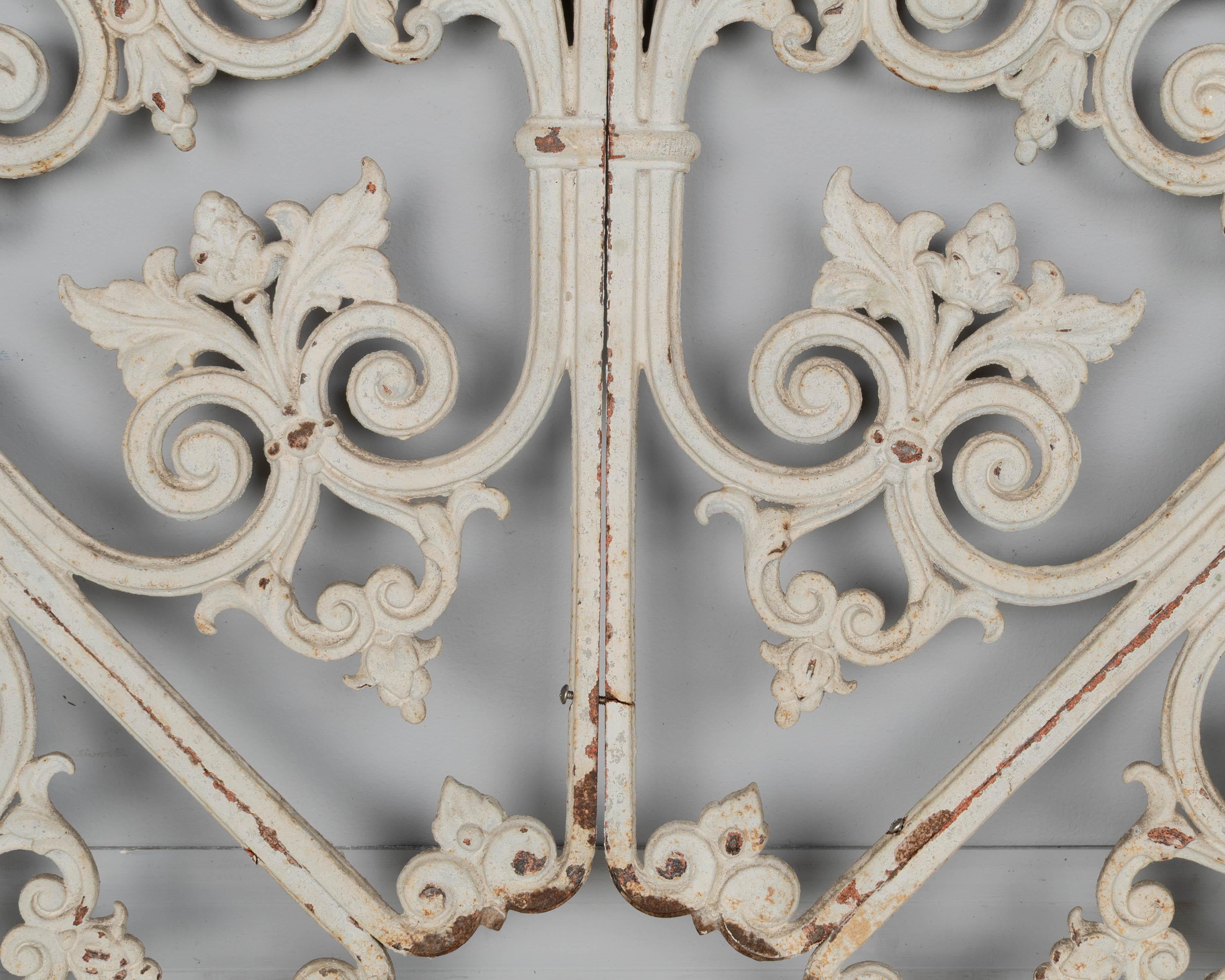 19th Century French Cast Iron Demilune Grille For Sale 4