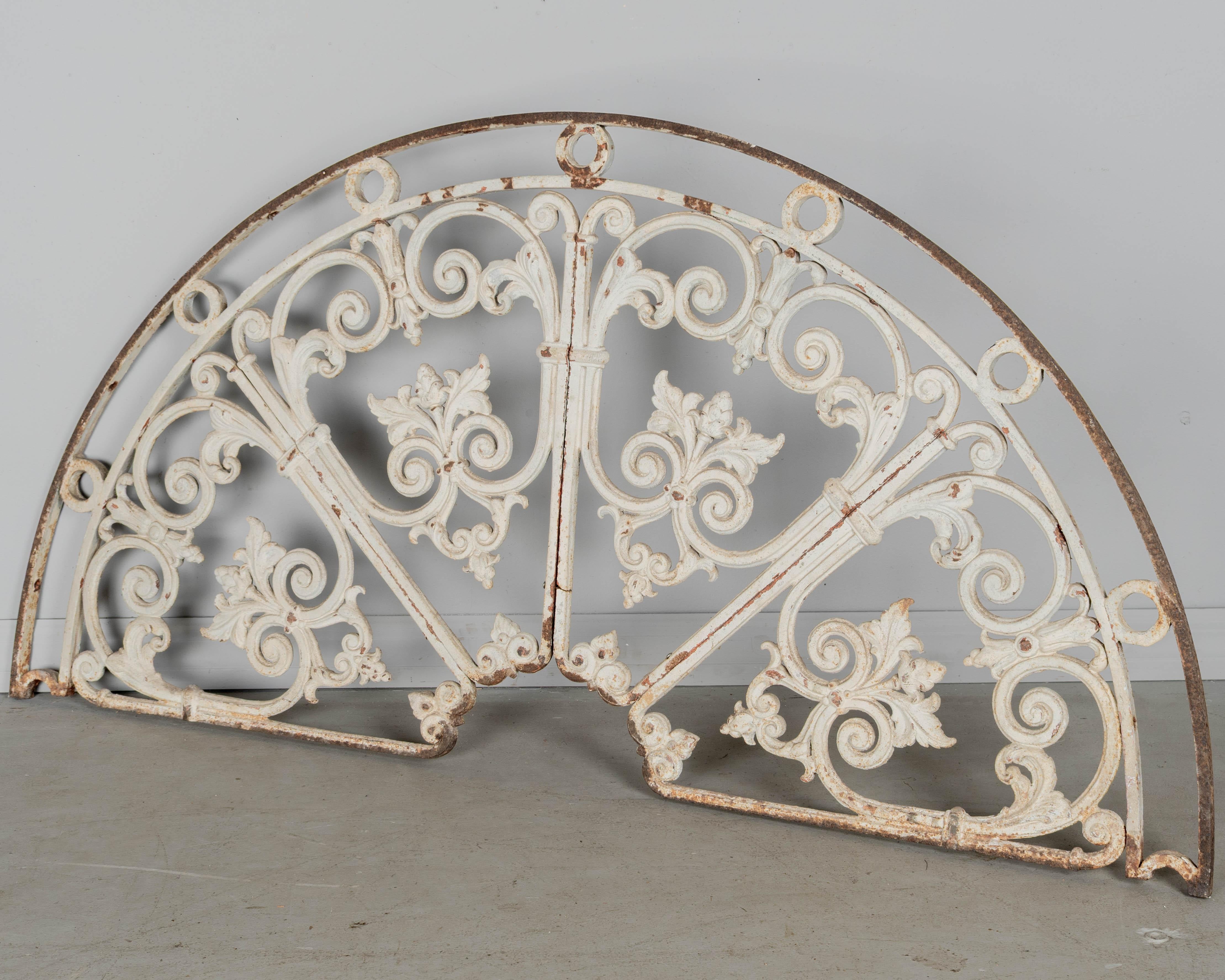 19th Century French Cast Iron Demilune Grille In Good Condition For Sale In Winter Park, FL