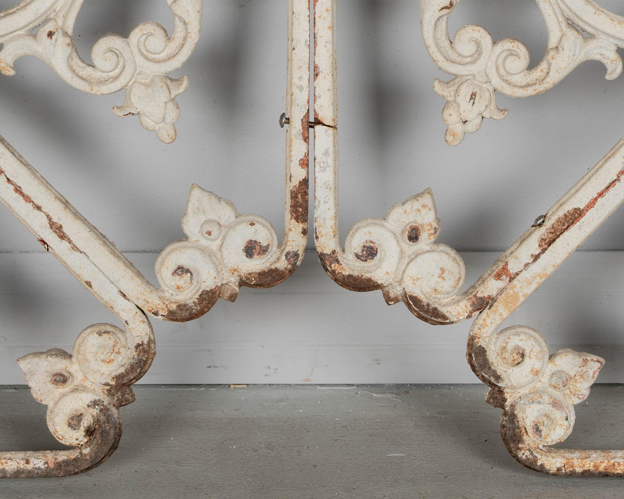 19th Century French Cast Iron Demilune Grille For Sale 3
