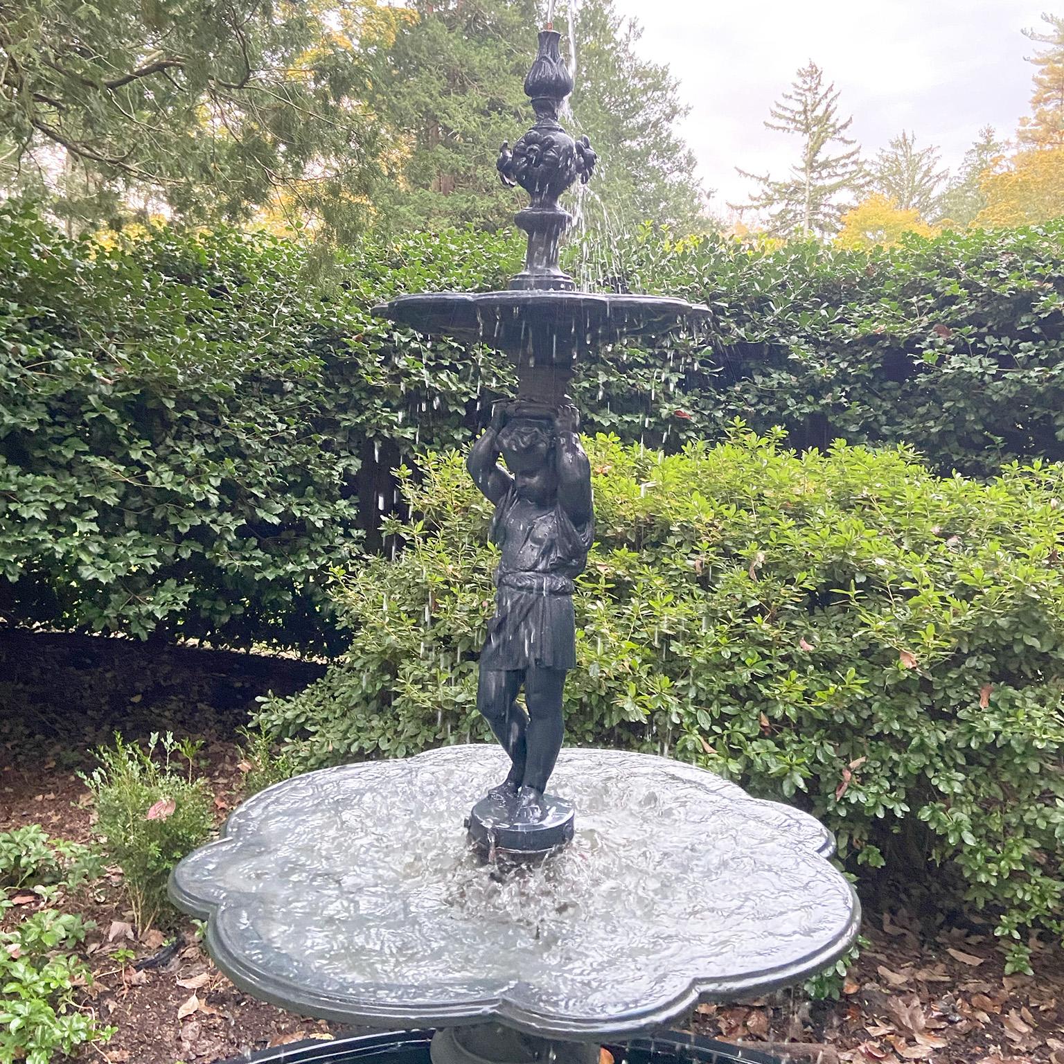 Calco Fontana in ghisa francese del XIX secolo in vendita