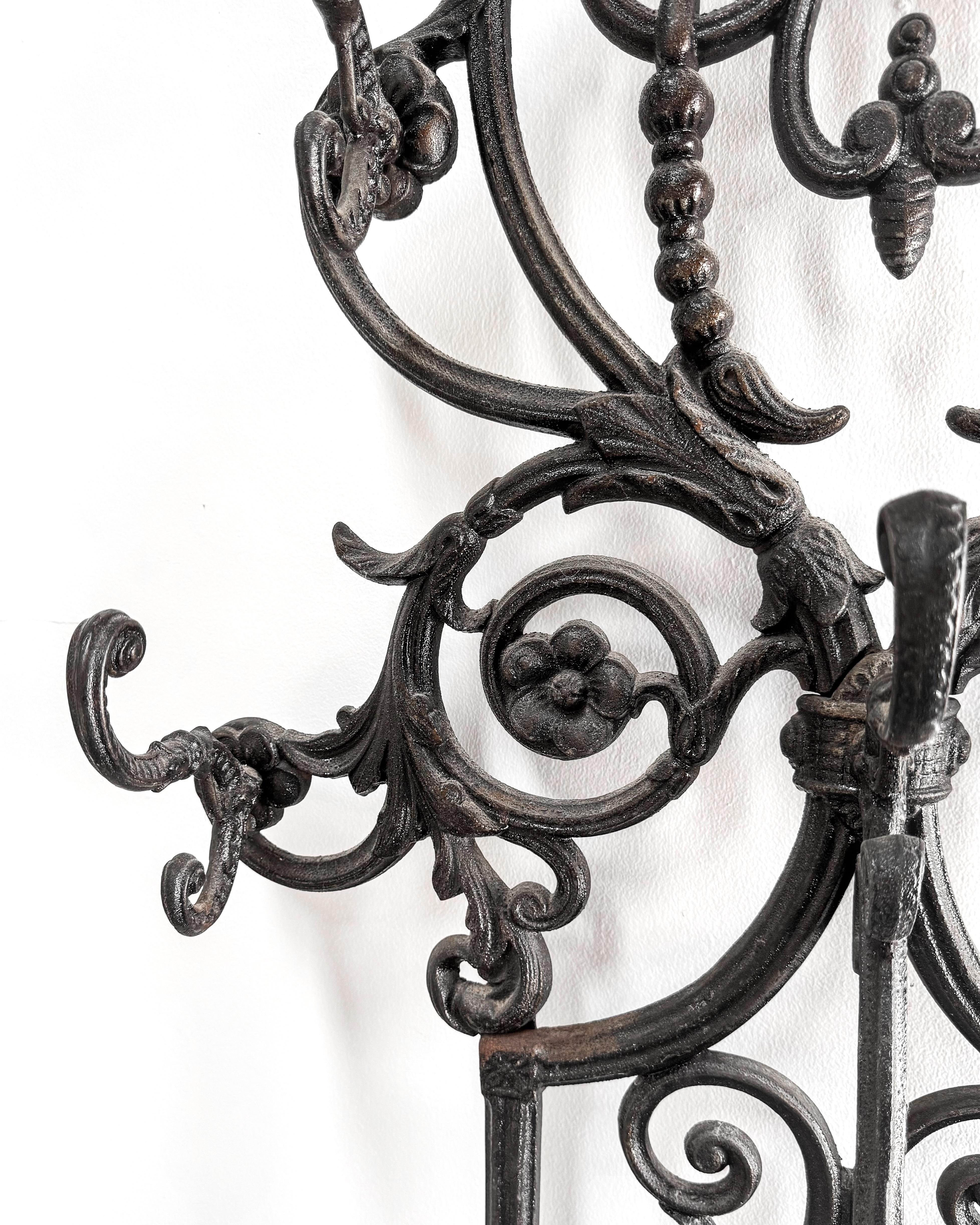 Albero in ghisa francese del XIX secolo A. Hall In condizioni buone in vendita a Mckinney, TX