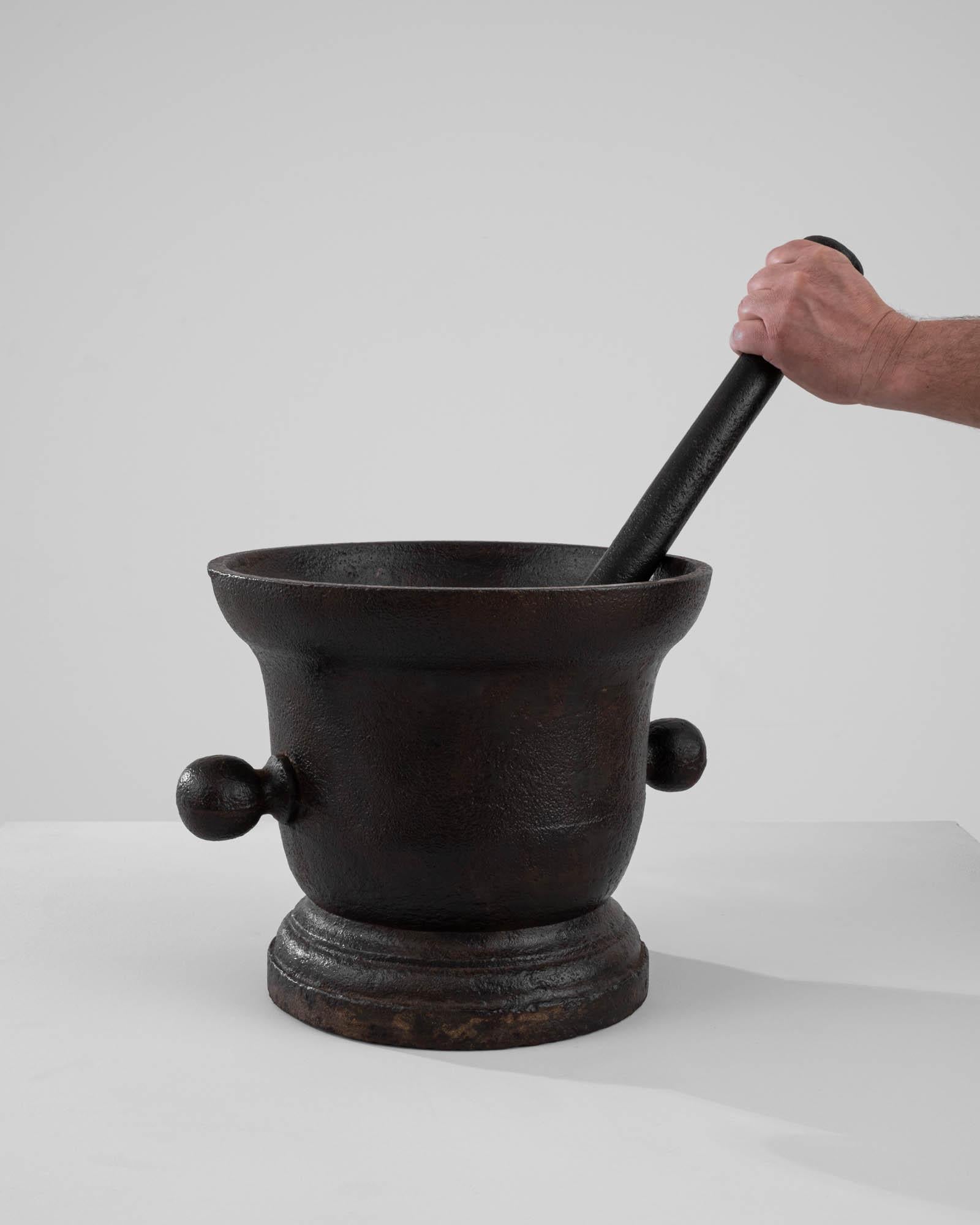 19th Century French Cast Iron Mortar with Pestle For Sale 1
