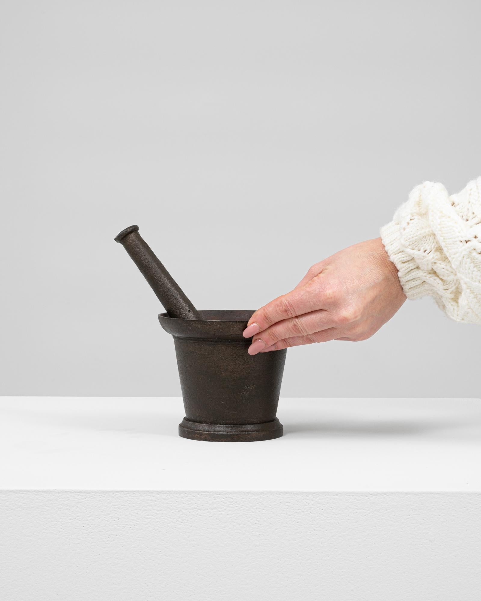19th Century French Cast Iron Mortar With Pestle For Sale 2