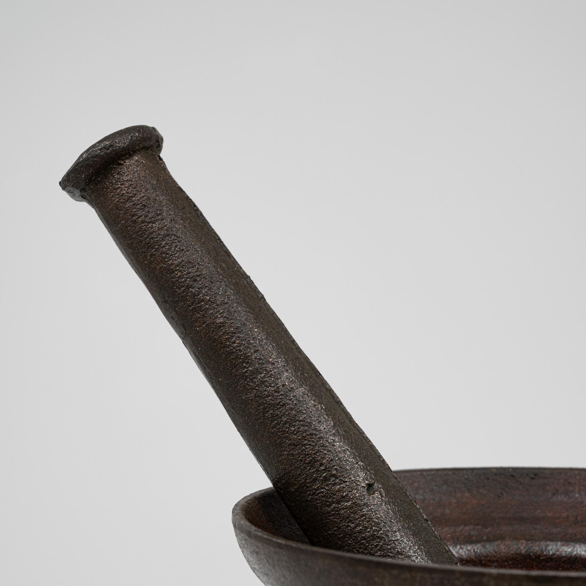 19th Century French Cast Iron Mortar With Pestle For Sale 5