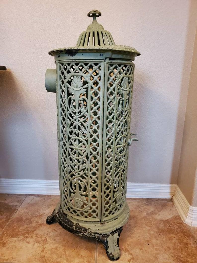 19th Century French Cast Iron Parlor Heating Stove In Good Condition In Forney, TX