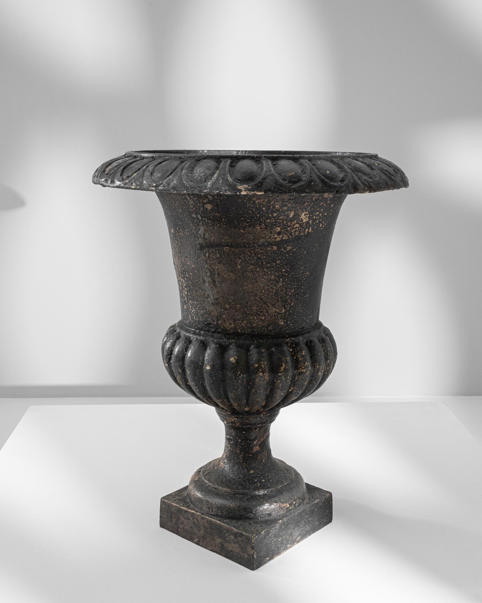 19th Century French Cast Iron Planter For Sale 2