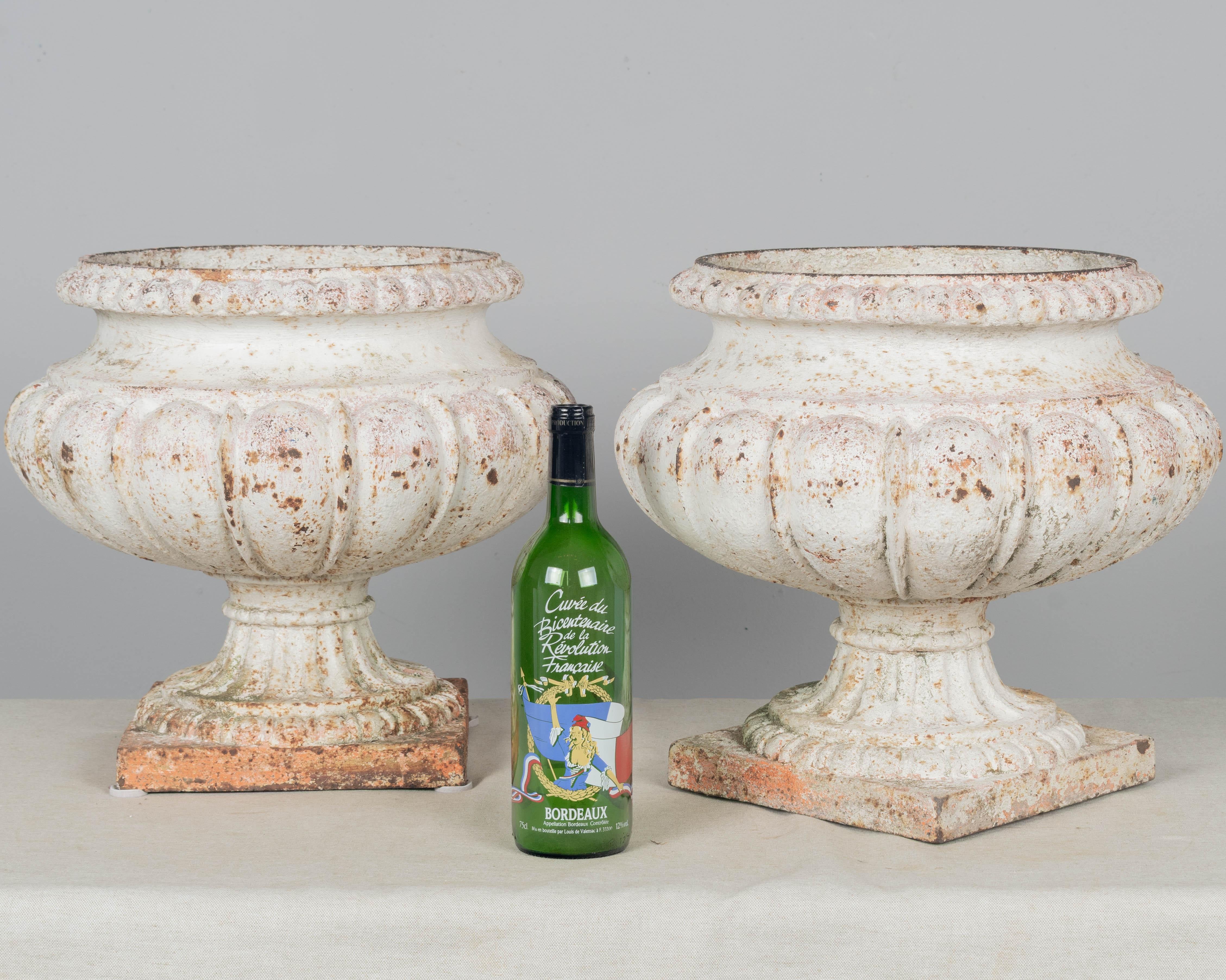Beaux-Arts Urne in ghisa francesi del XIX secolo, set di 4 pezzi in vendita