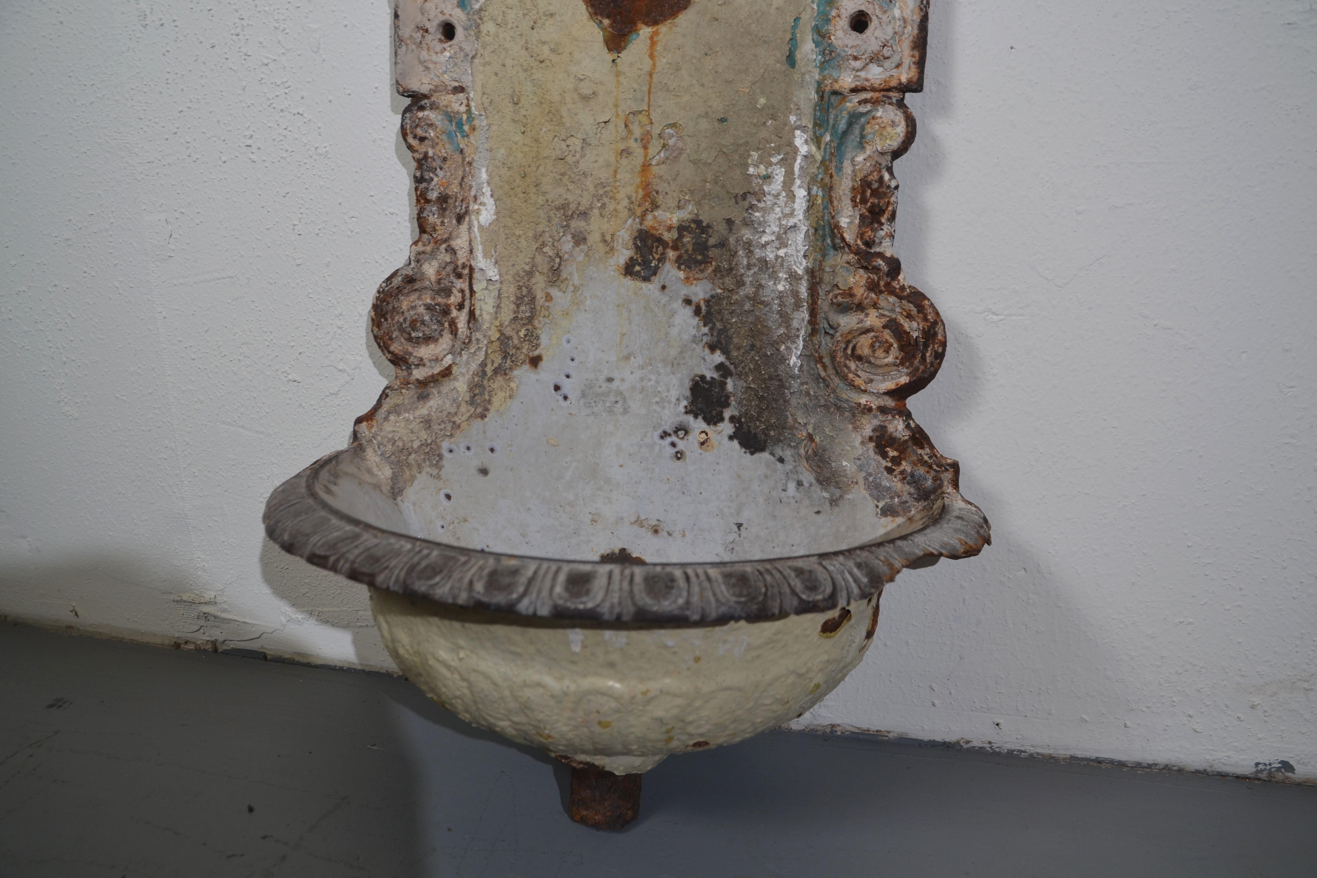19th Century French Cast Iron Water Fountain In Distressed Condition For Sale In Pomona, CA