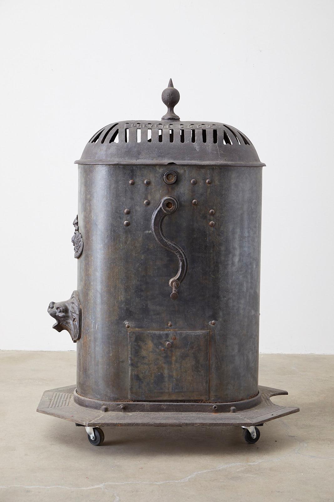 Fontaine à pompe à eau en fonte française du 19ème siècle en vente 3