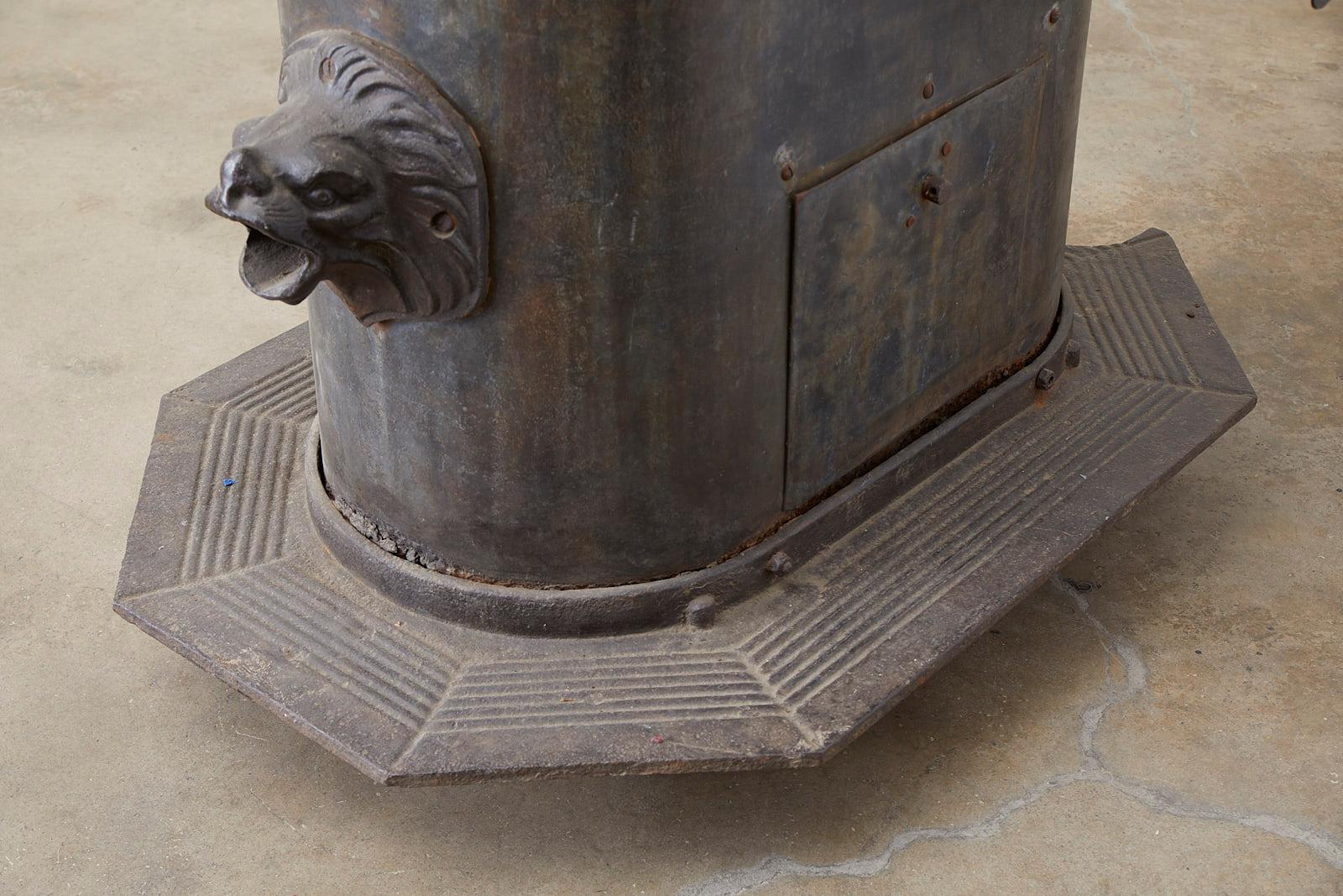Fontaine à pompe à eau en fonte française du 19ème siècle en vente 1