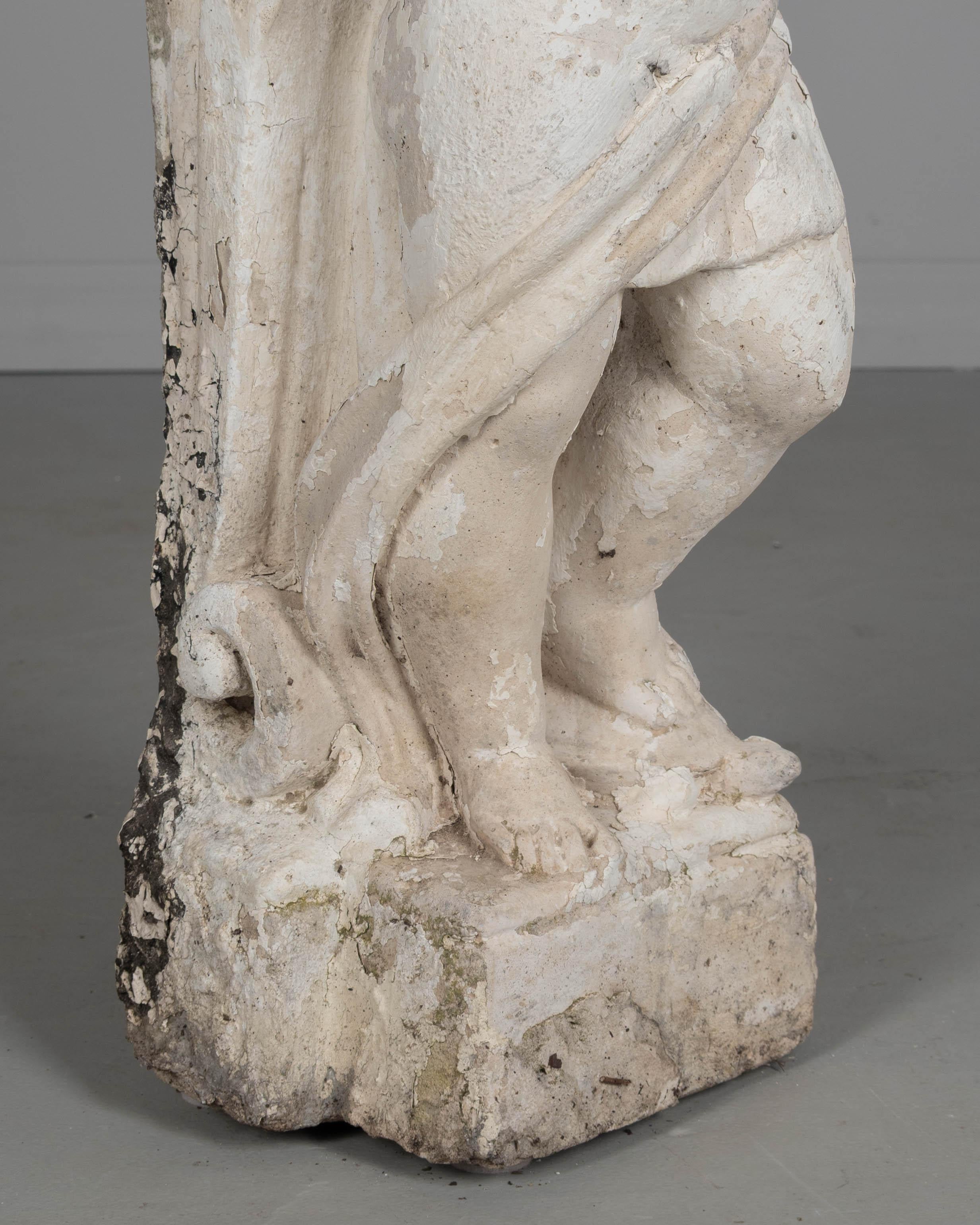 Fontana francese in pietra fusa del XIX secolo in vendita 11