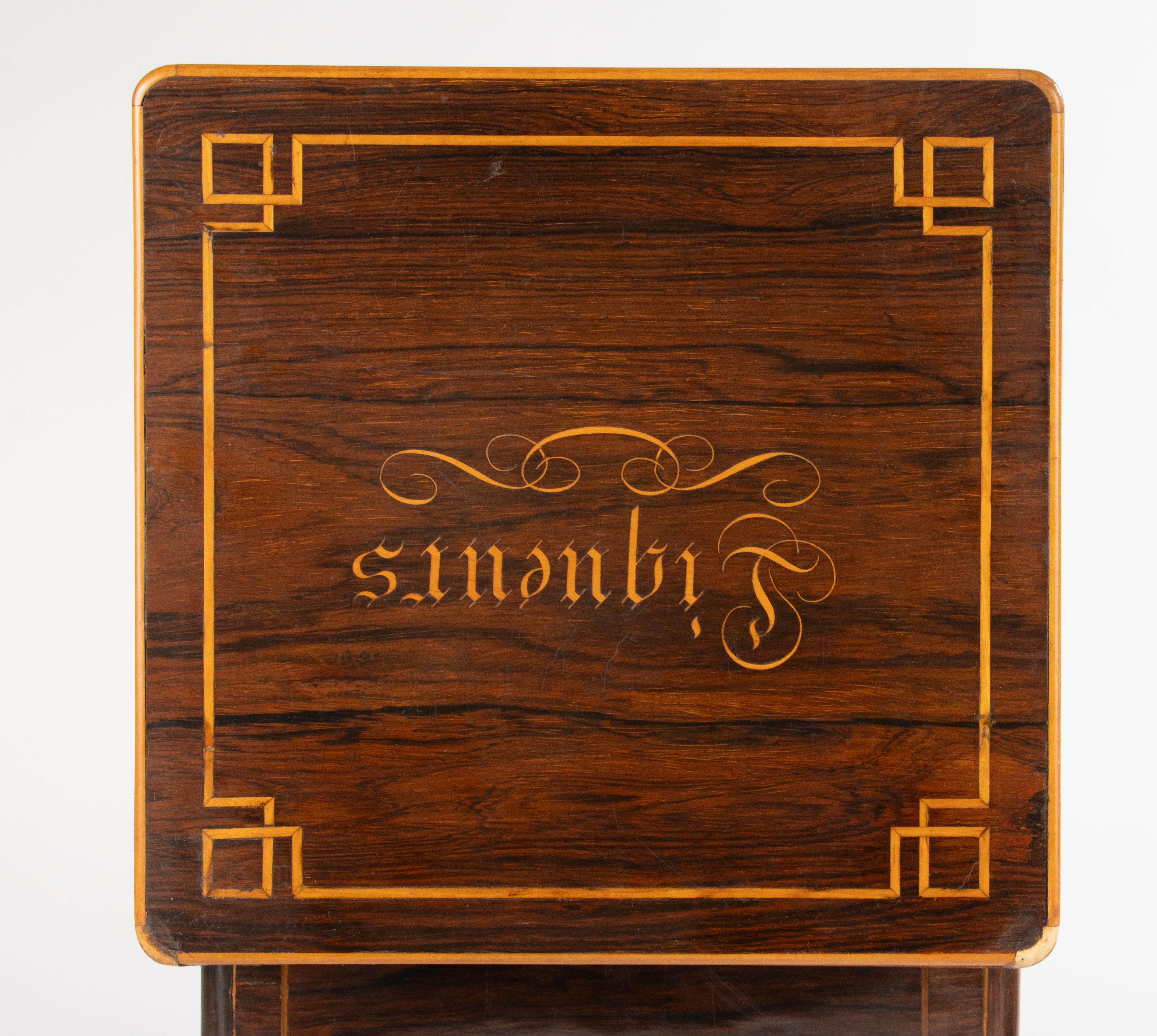 Cave à Liqueur française du 19ème siècle - Wood Wood Marqueté - Carafes et Verres en Cristal en vente 4