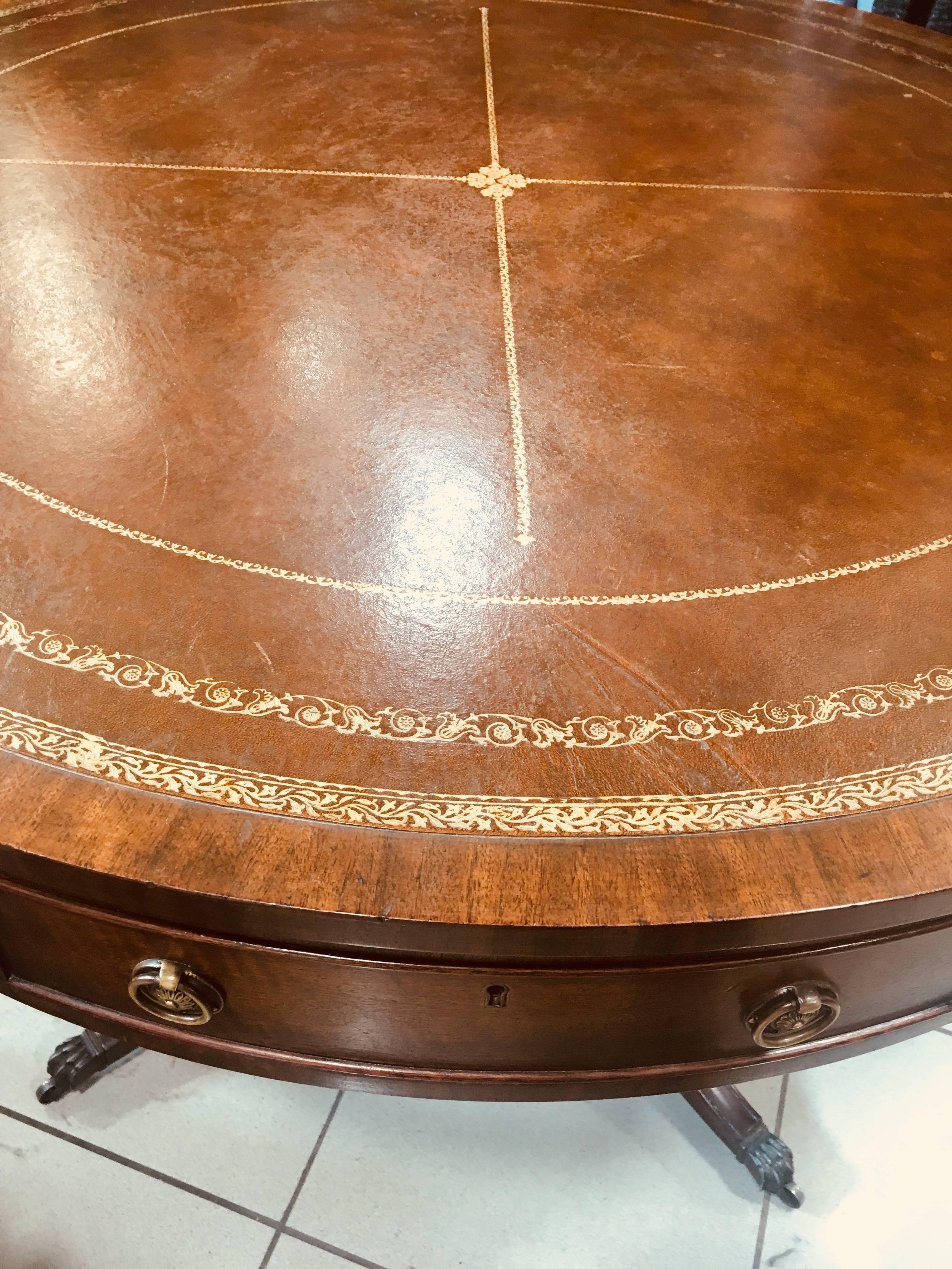 Regency 19th Century French Centre Pedestal Table in Mahogany