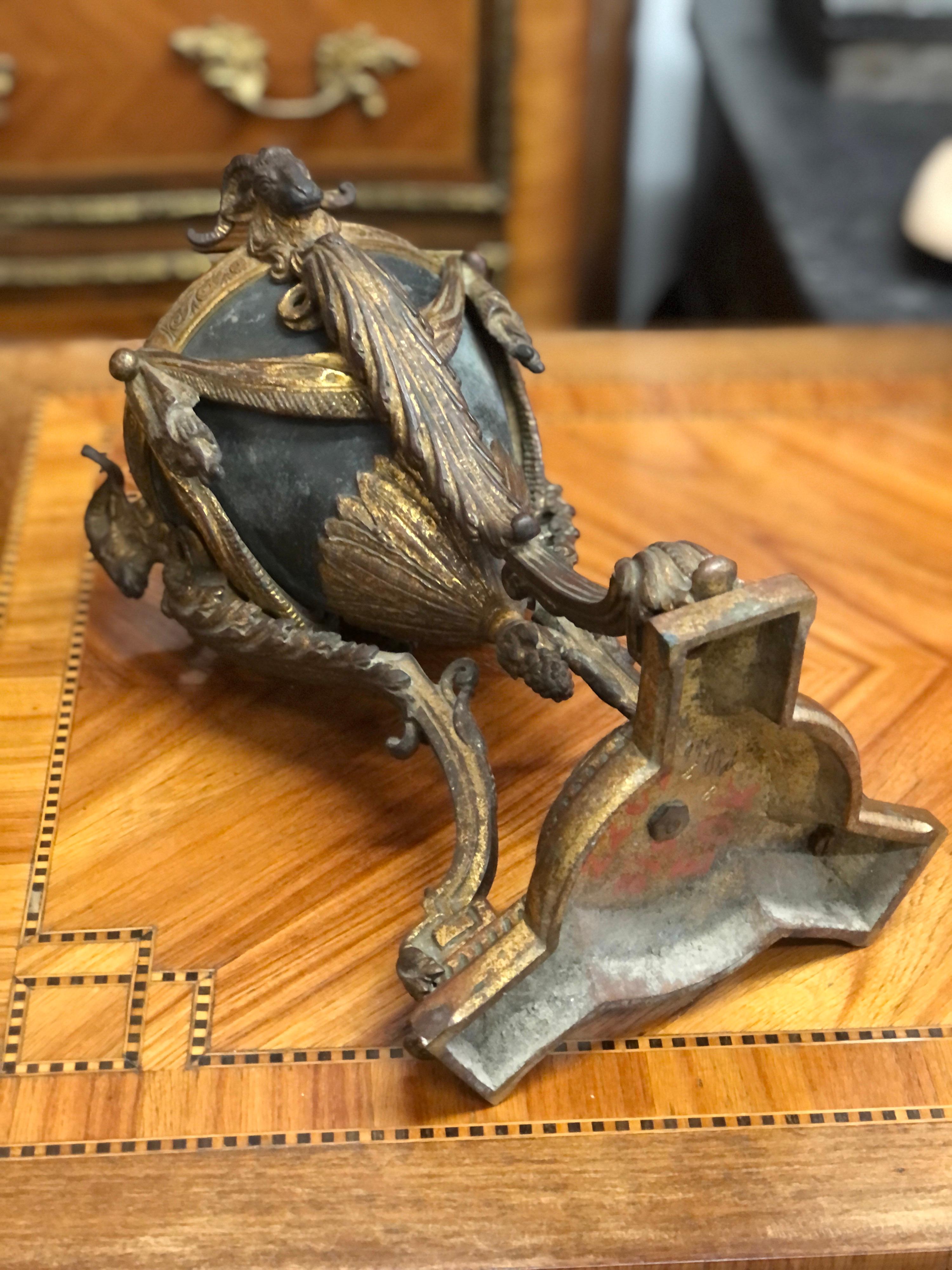 19th Century French Centre Piece in Bronze with Animals Heads For Sale 1