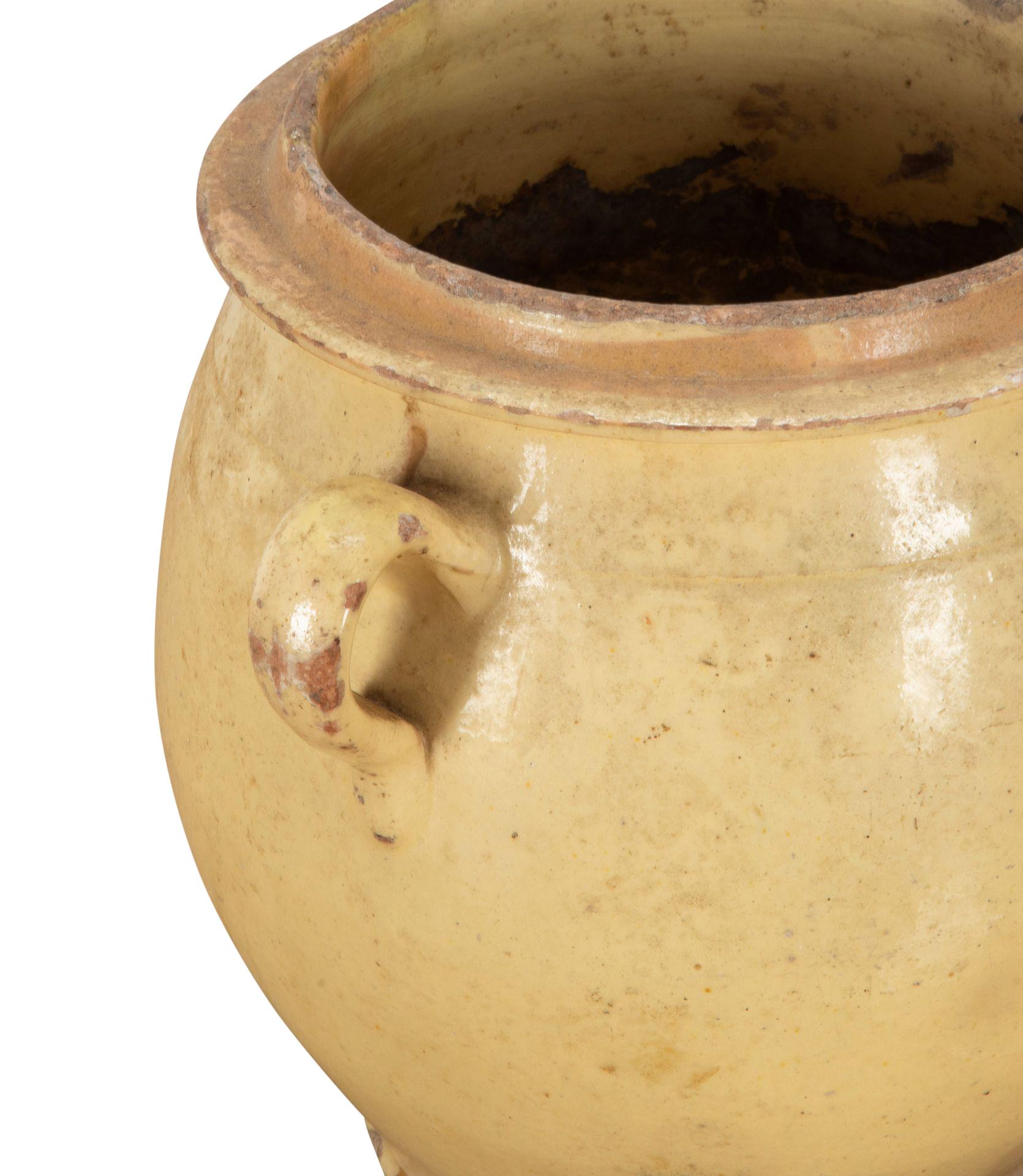 XIXe siècle Pot en céramique français du 19ème siècle provenant de la région de la Savoie en vente