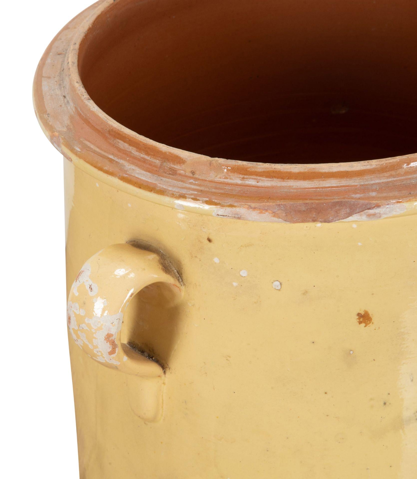 Vaso in ceramica francese del XIX secolo proveniente dalla regione della Savoia in vendita 2