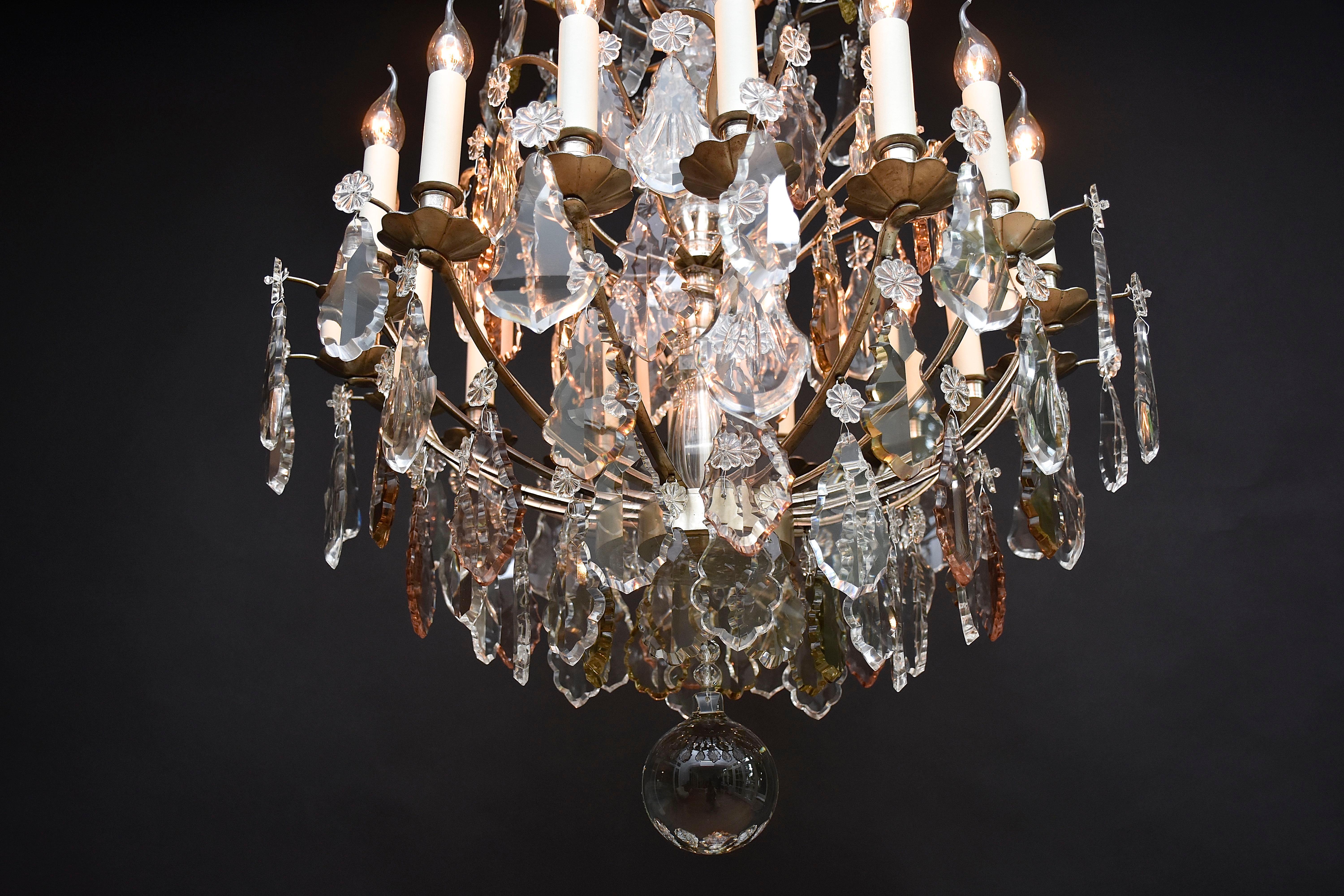 Französischer Kronleuchter aus dem 19. Jahrhundert mit Baccarat-Kristallen im Stil von Ludwig XV. im Angebot 6