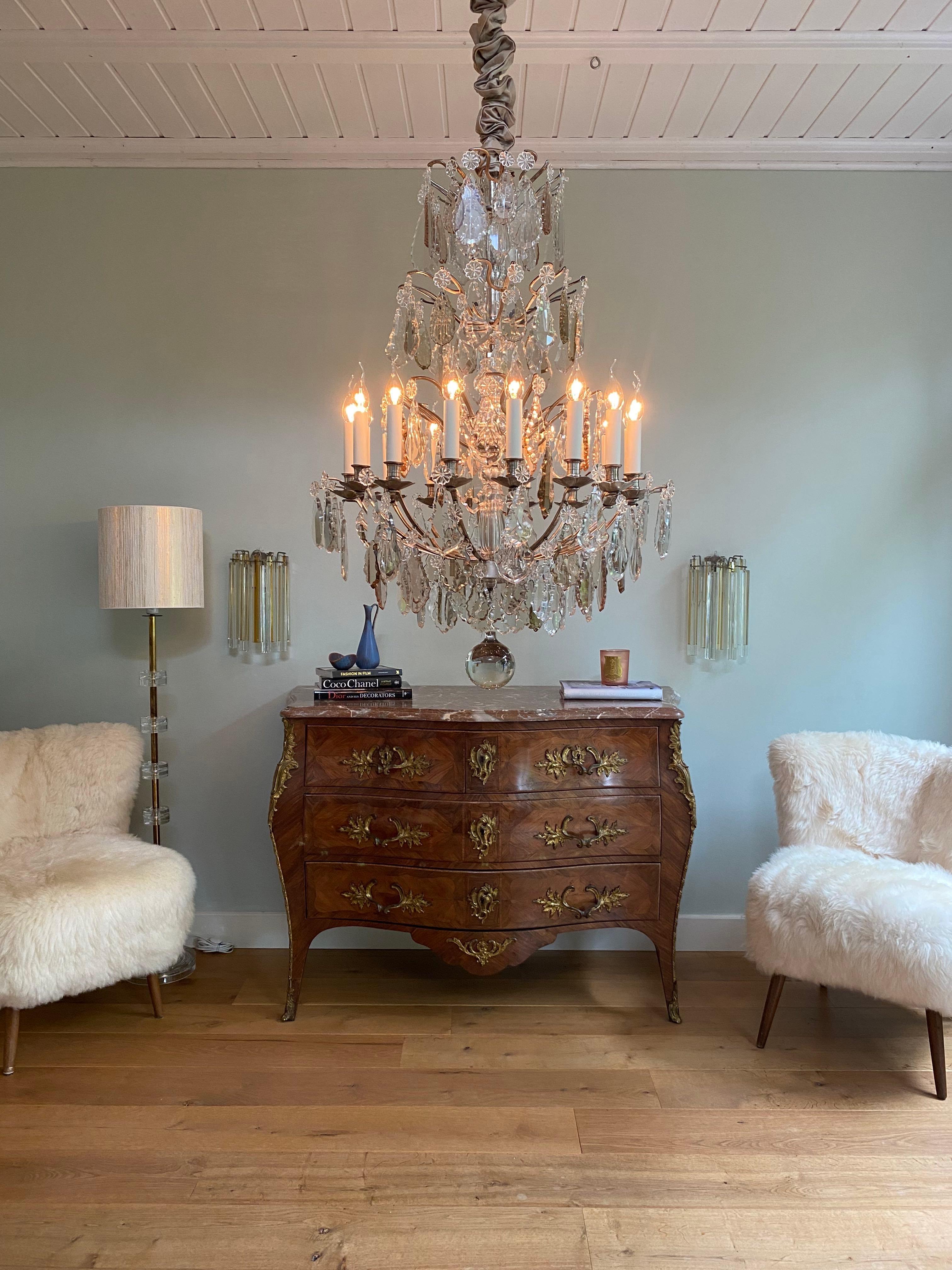 Französischer Kronleuchter aus dem 19. Jahrhundert mit Baccarat-Kristallen im Stil von Ludwig XV. im Angebot 8