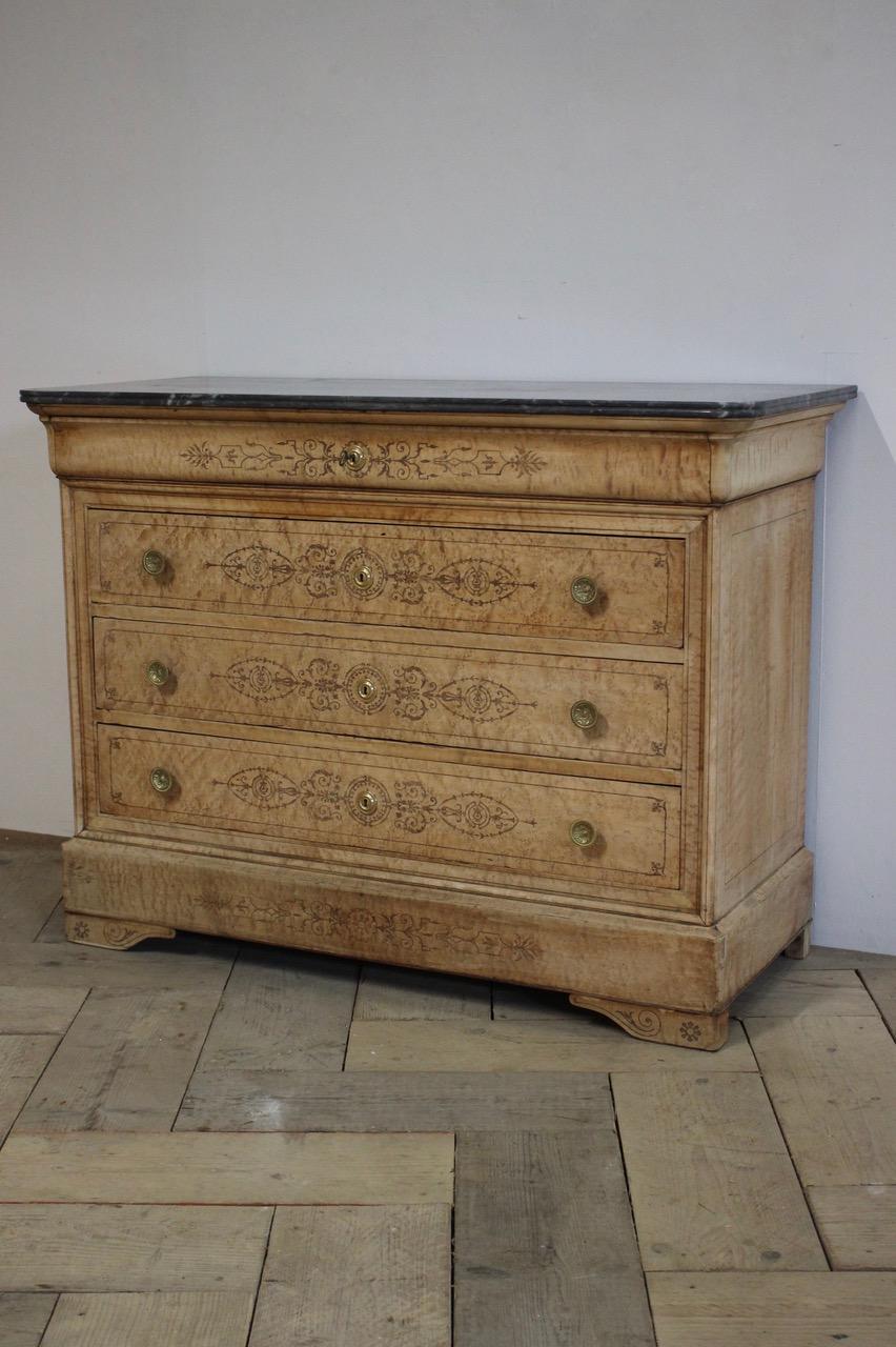 19th Century French Charles X Commode in Bird's-Eye Maple 2
