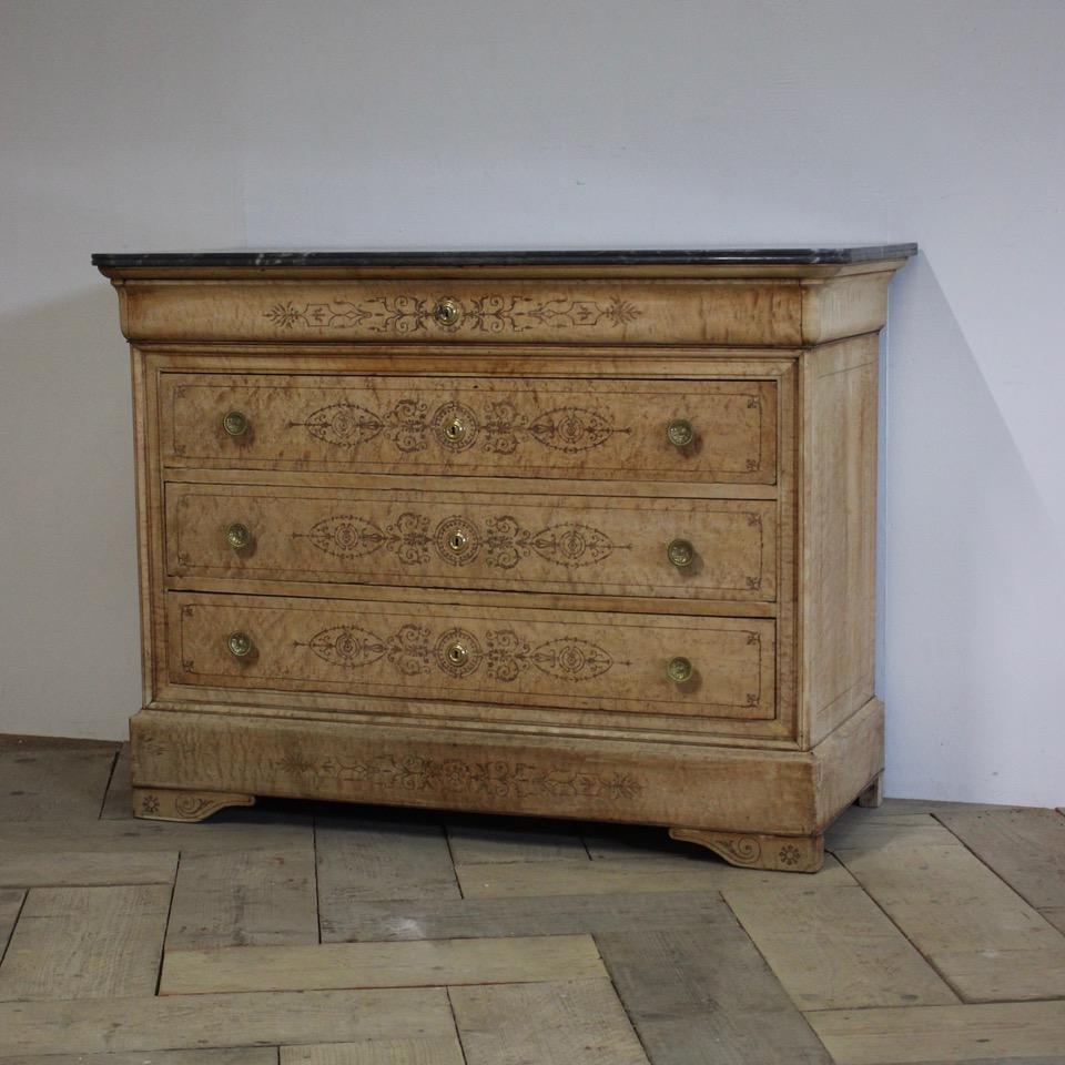 19th Century French Charles X Commode in Bird's-Eye Maple 4