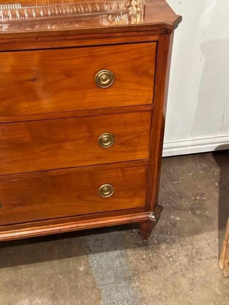 19th Century French Charles X Mahogany Commode For Sale 1
