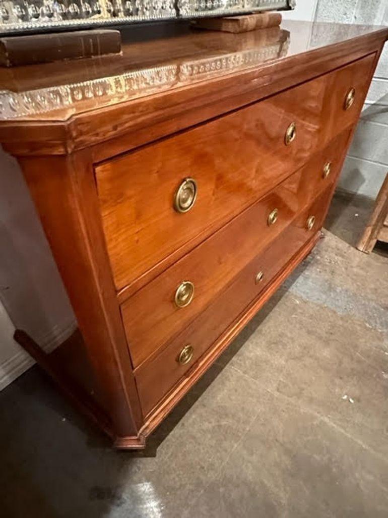 19th Century French Charles X Mahogany Commode For Sale 4