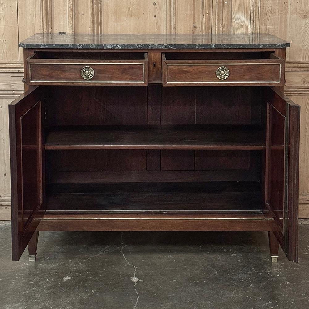 19th Century French Charles X Mahogany Marble Top Buffet en venta 4