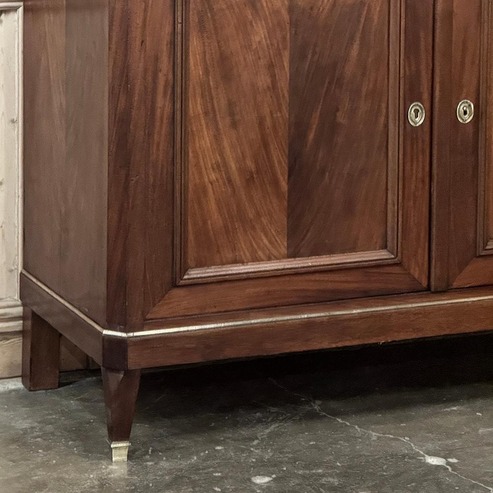 19th Century French Charles X Mahogany Marble Top Buffet en Bueno estado para la venta en Dallas, TX