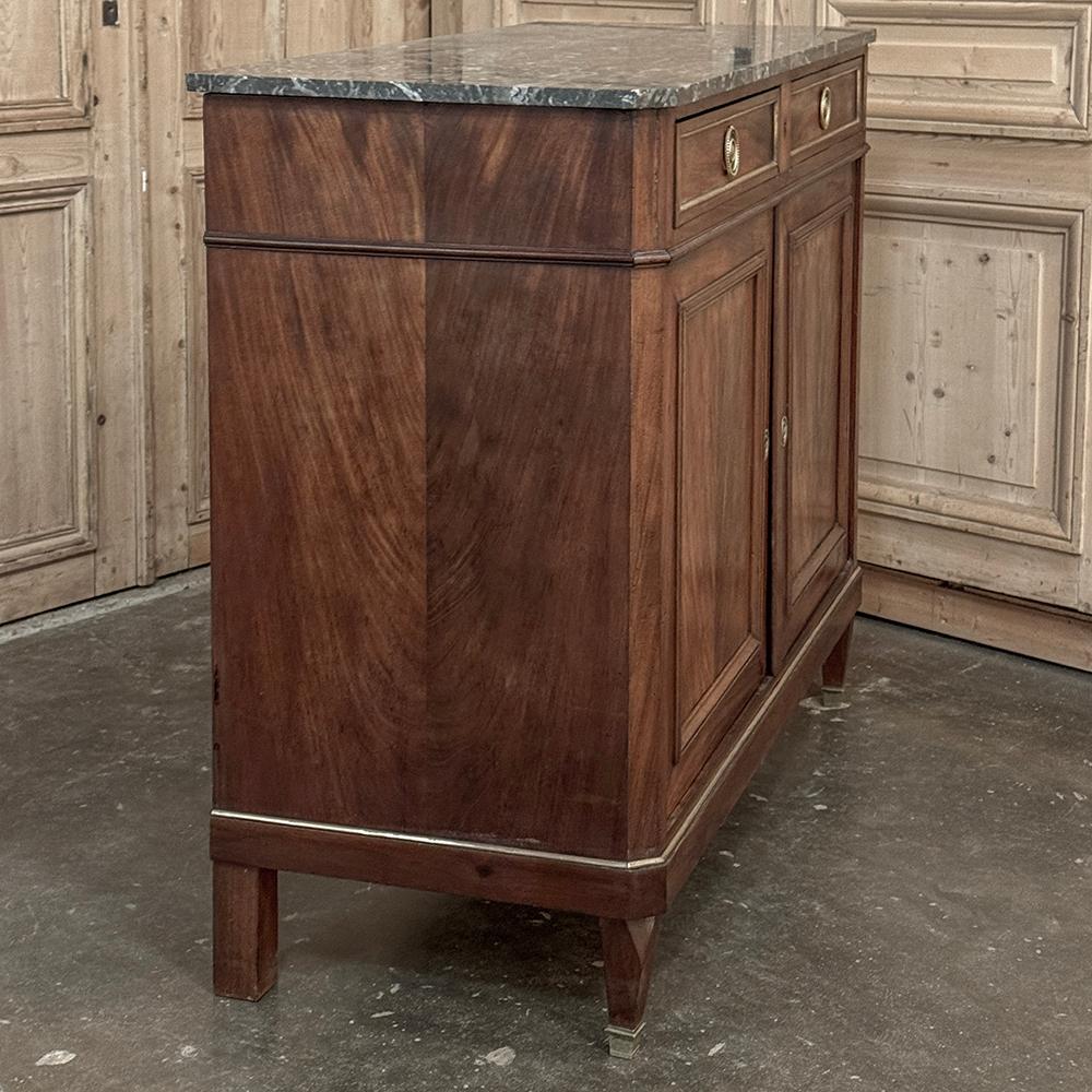 19th Century French Charles X Mahogany Marble Top Buffet en venta 1