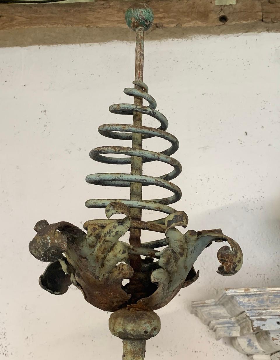 19th Century French Chateau Architectural Element In Distressed Condition For Sale In Ongar, GB