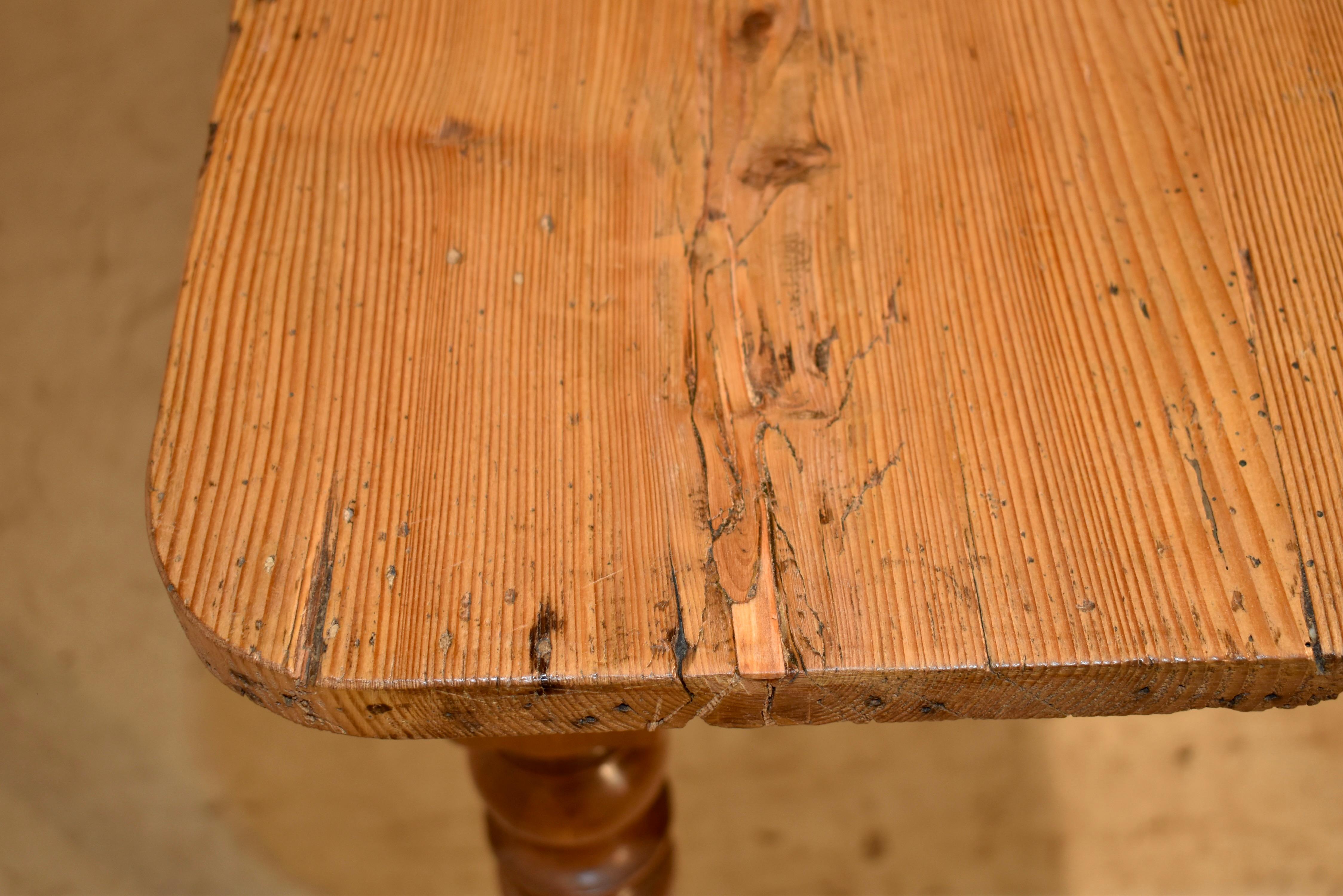 Mesa de granja francesa de cerezo y pino del siglo XIX en venta 3