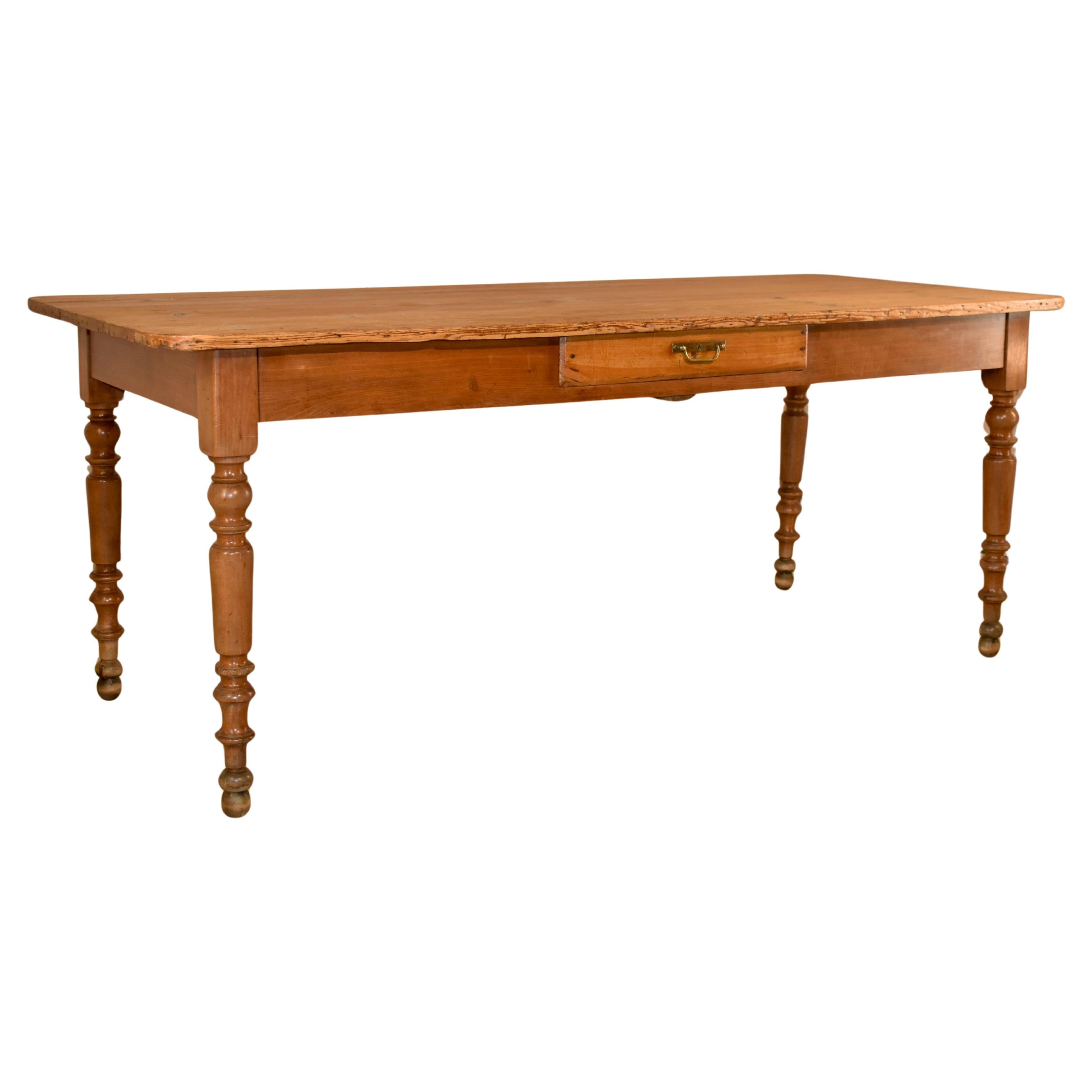 Mesa de granja francesa de cerezo y pino del siglo XIX en venta