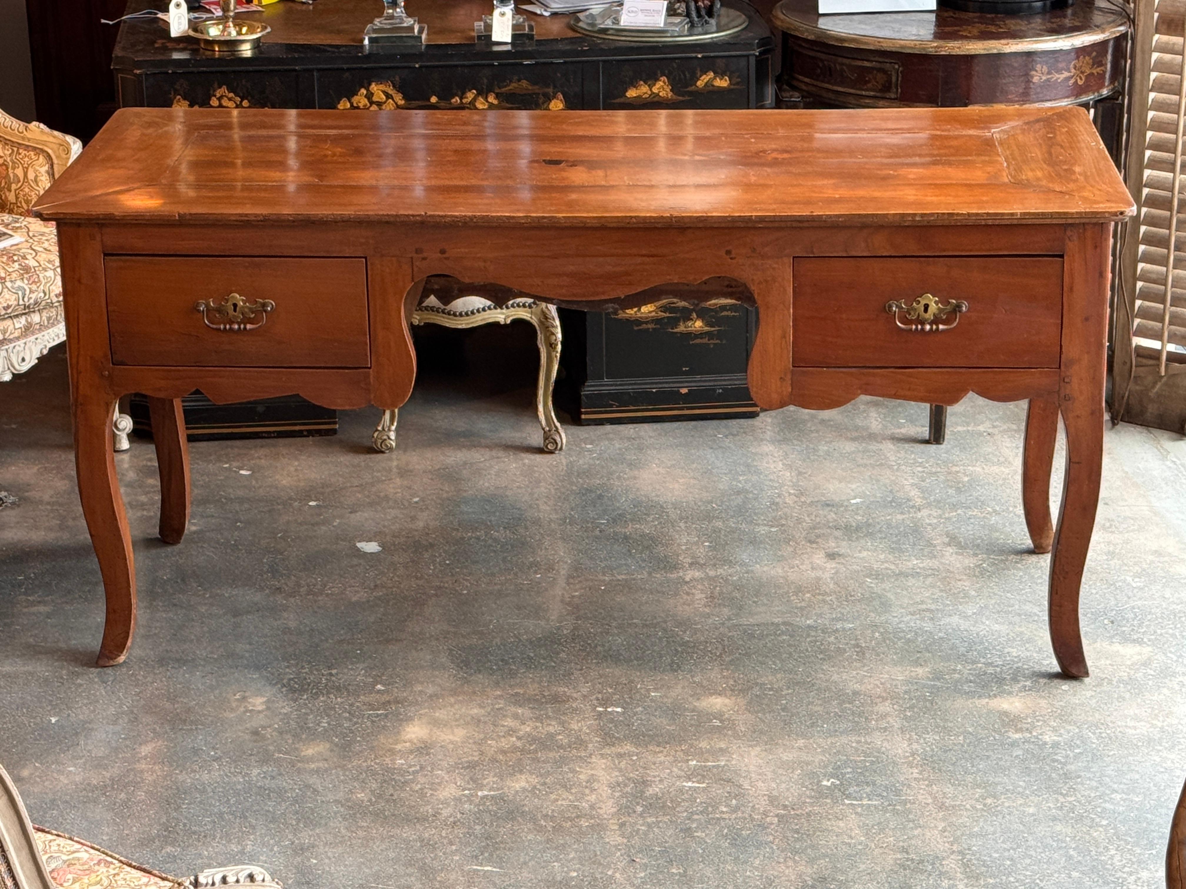 Francese 19th Century French Cherry Desk With Cabriole Legs in vendita