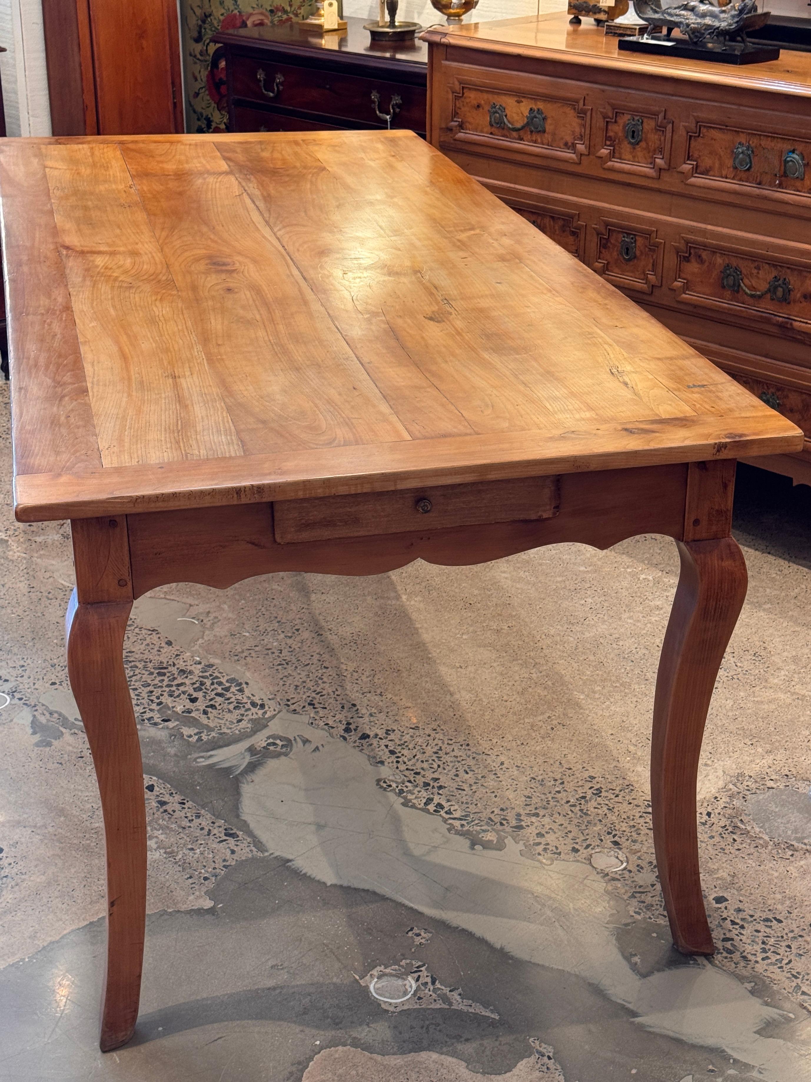 Table de ferme française du 19ème siècle en vente 2