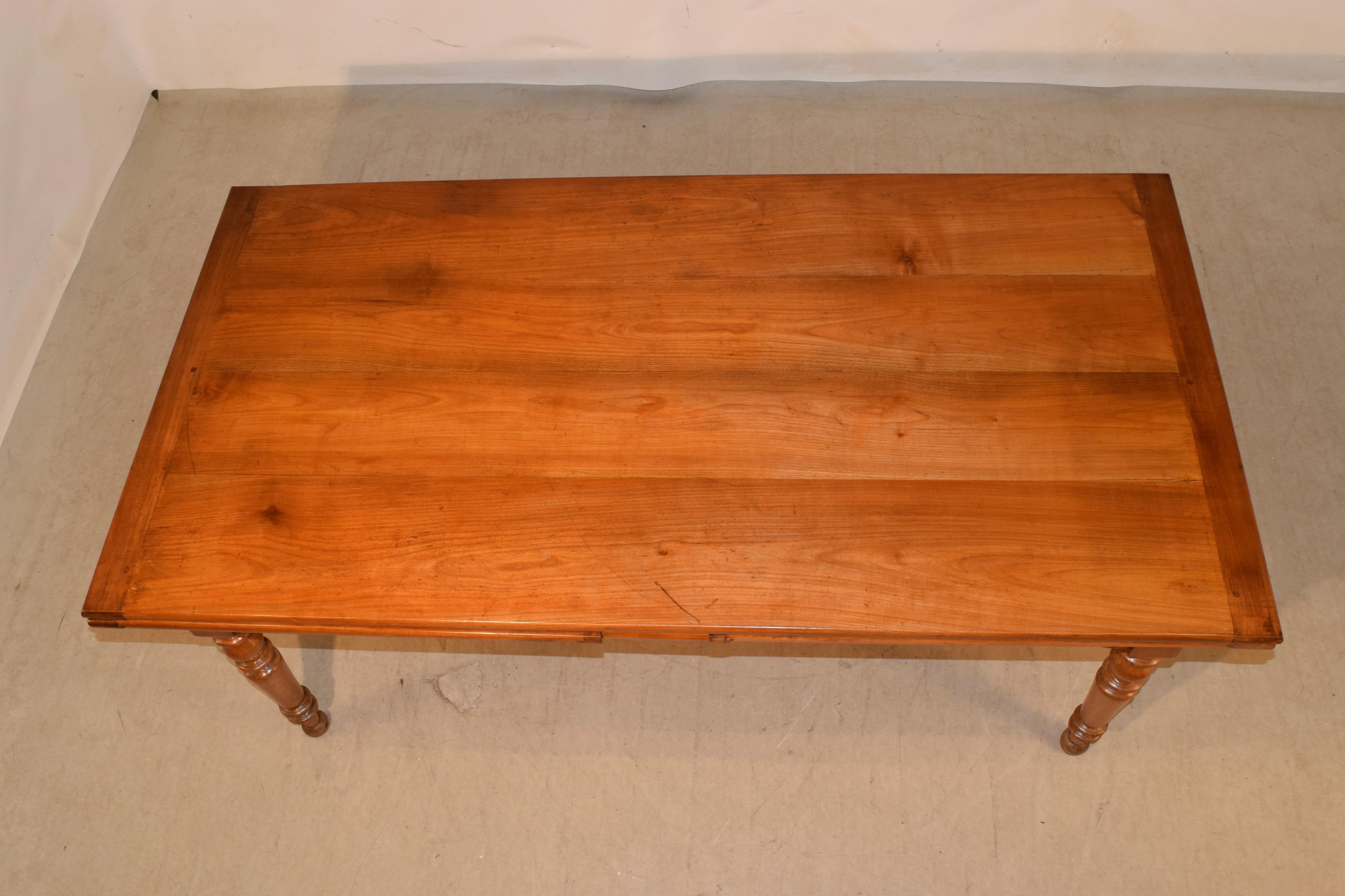 19th Century French Cherry Table with Draw-Leaves For Sale 2