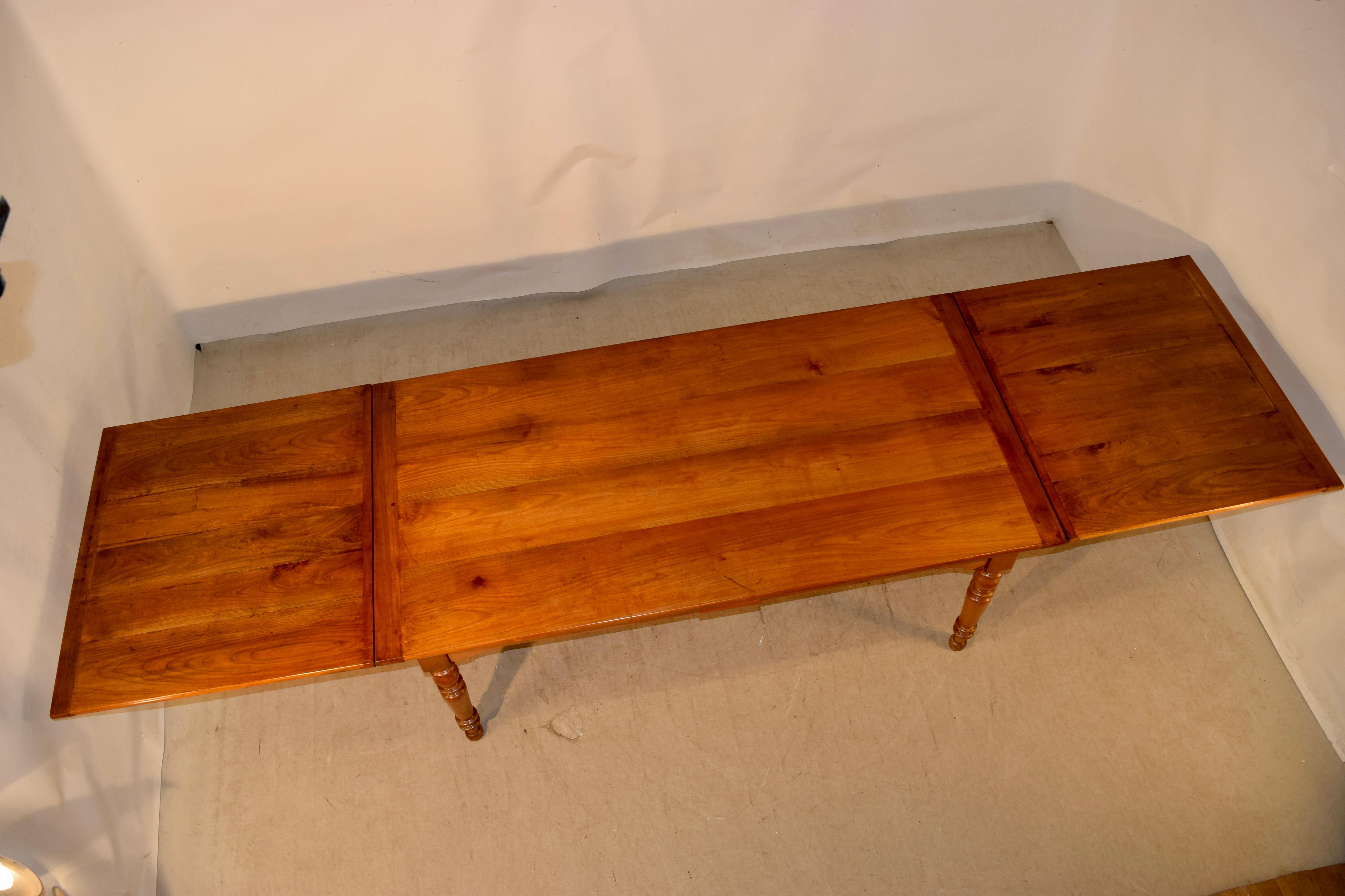 19th Century French Cherry Table with Draw-Leaves For Sale 3
