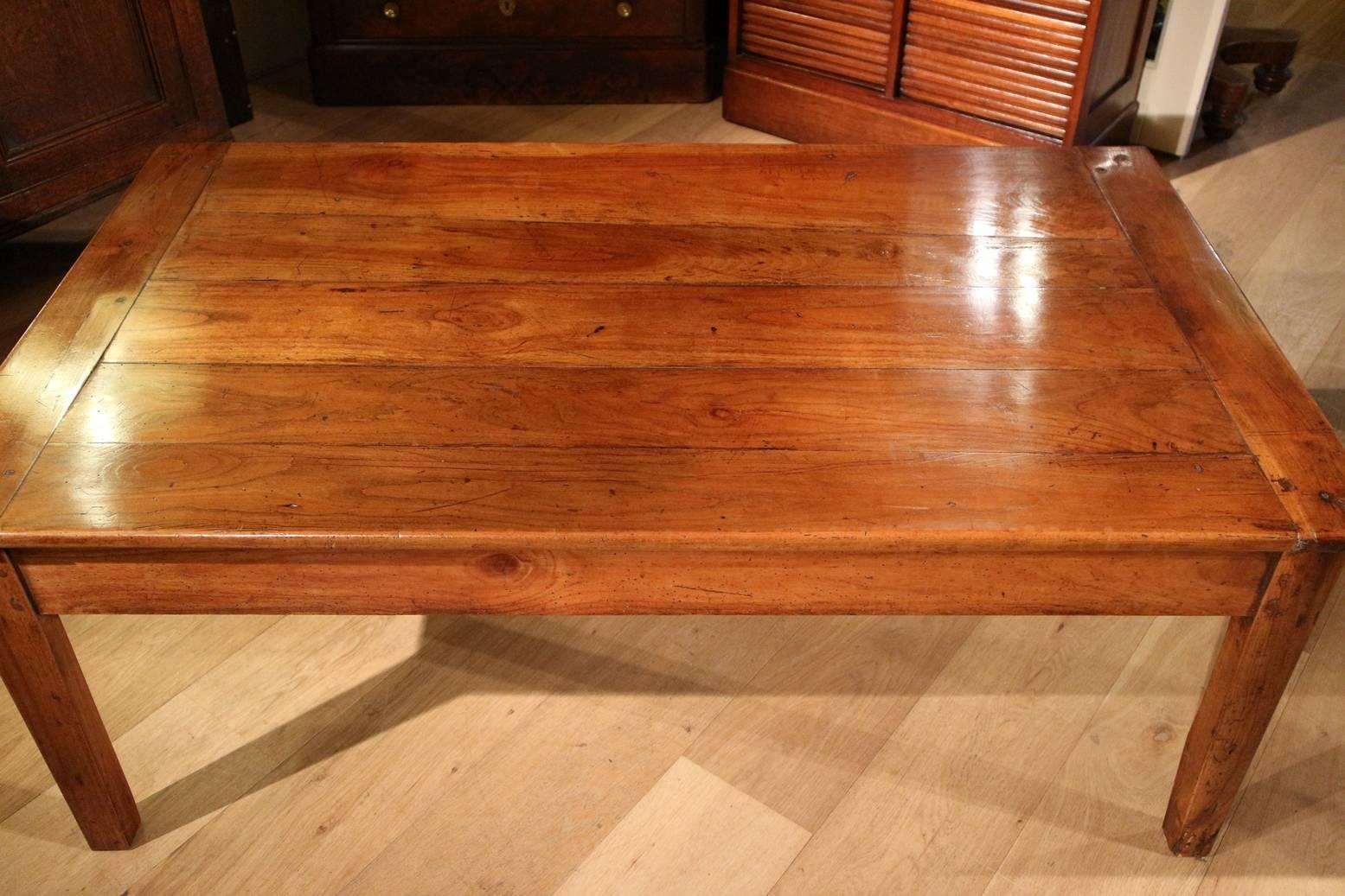 Beautiful weathered cherrywood coffee table with one drawer. Warm color.
Origin: France
Period: 1800-1820
Size: L 132cm, W 78cm, H 52cm.