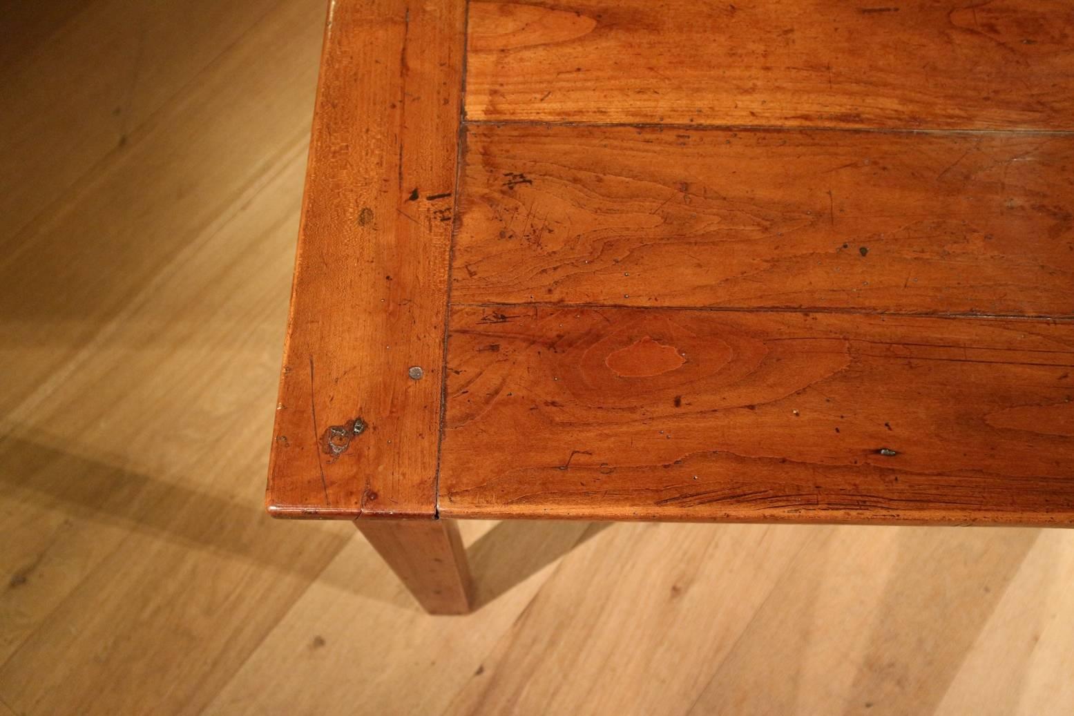19th Century French Cherrywood Coffee Table In Good Condition In Eindhoven, NL