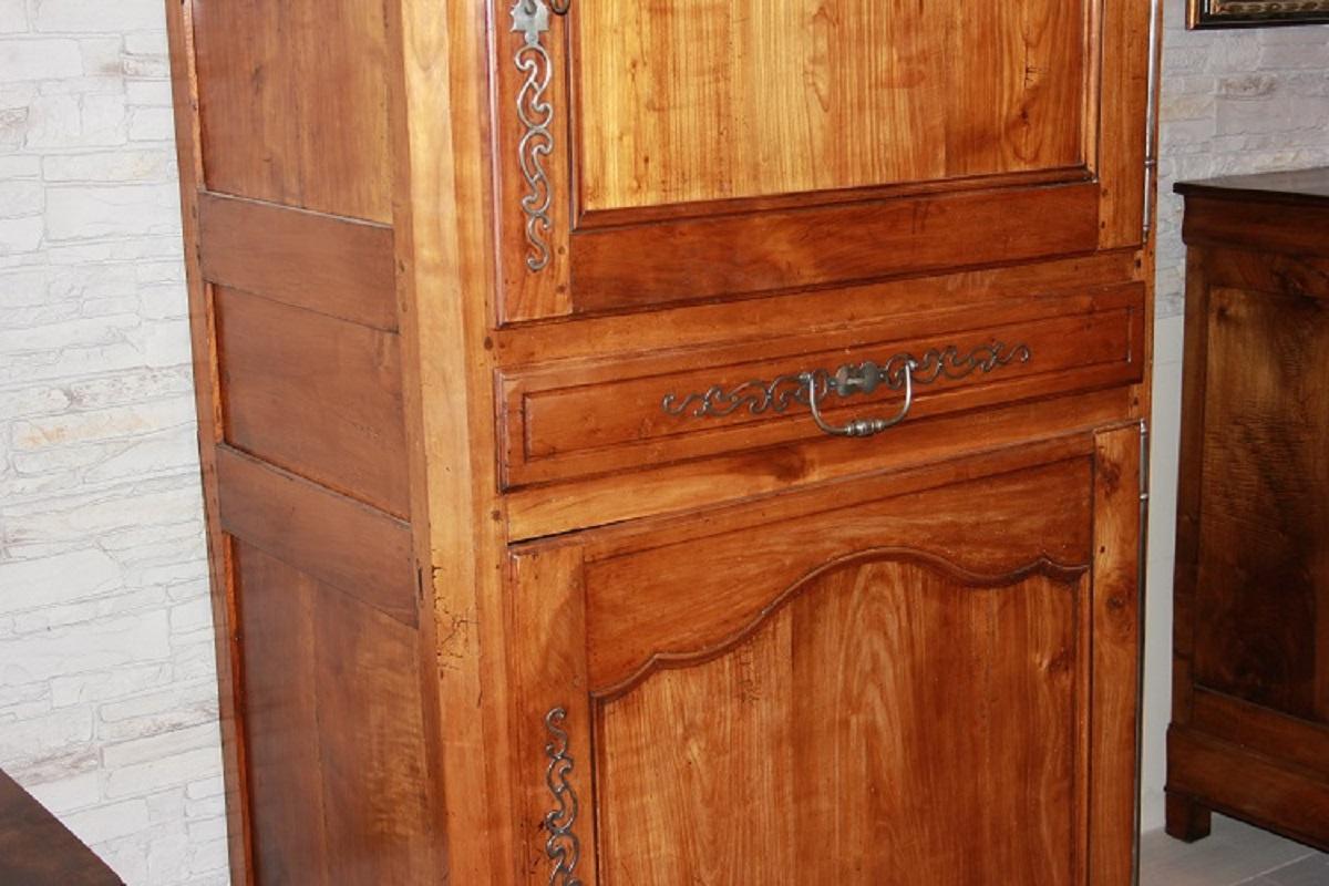 19th Century 19th-Century French Cherry Wood Cupboard with 1 Drawer and 2 Doors For Sale