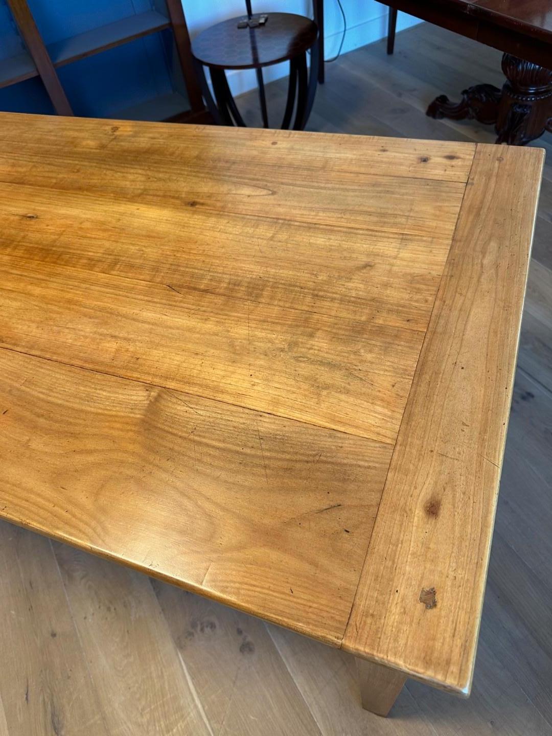 Mesa de granja francesa de madera de cerezo del siglo XIX en venta 9