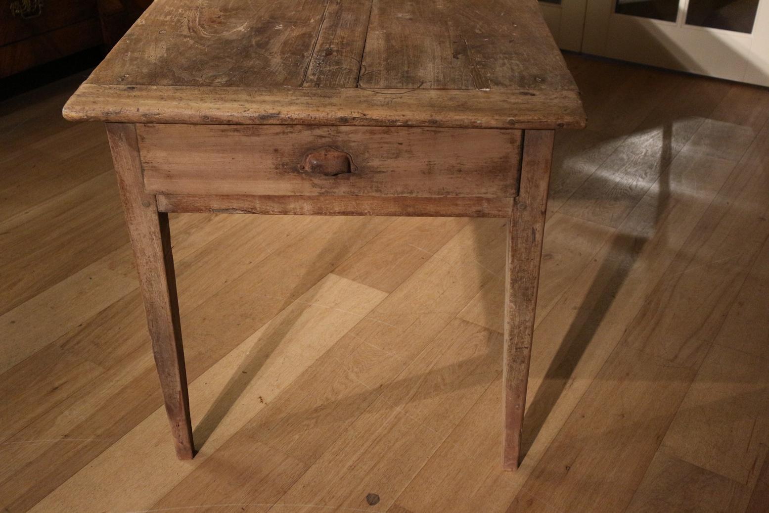 19th Century French Cherry Wood Table In Good Condition In Eindhoven, NL