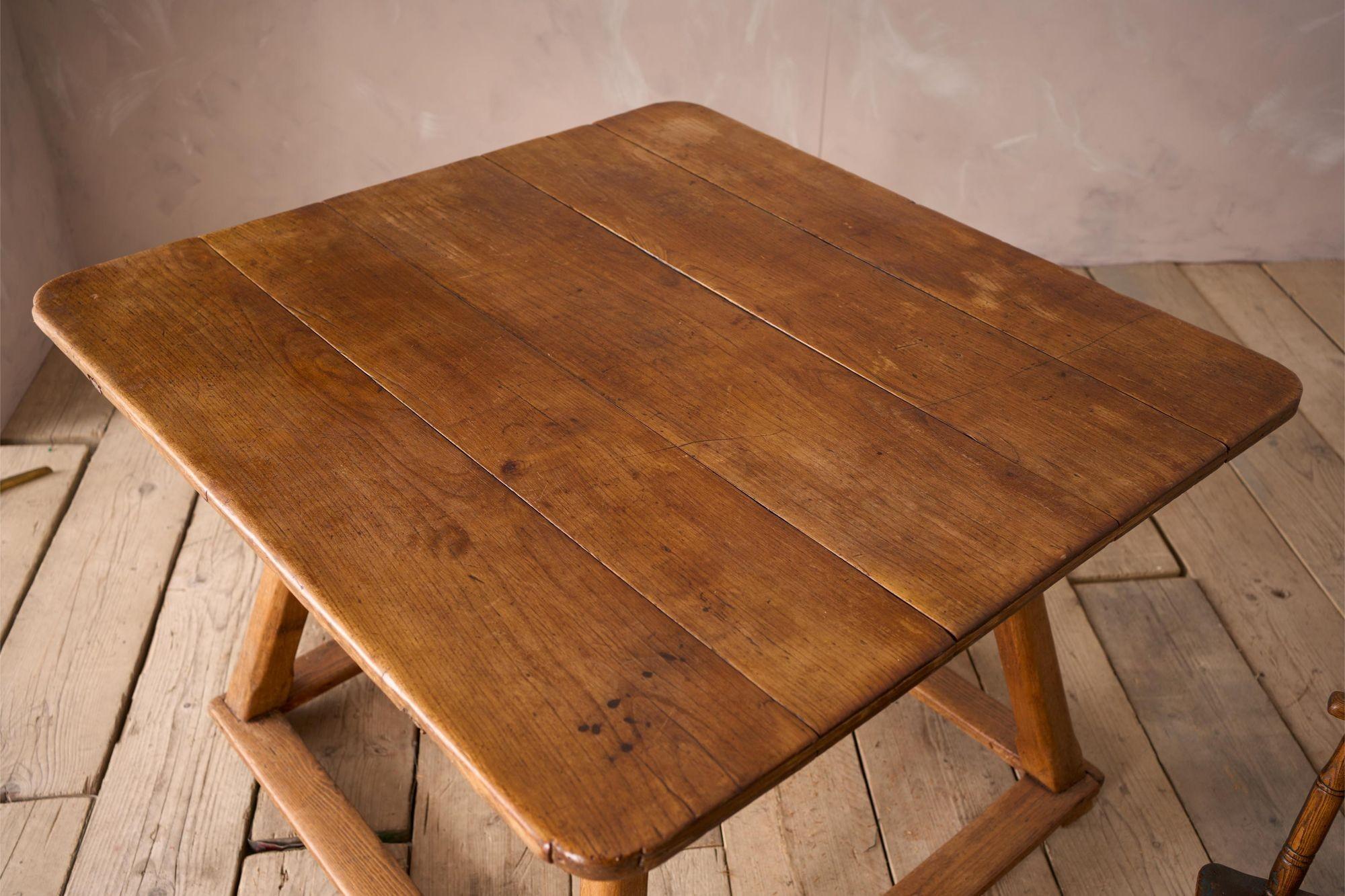 19th century French Cherrywood centre table 4