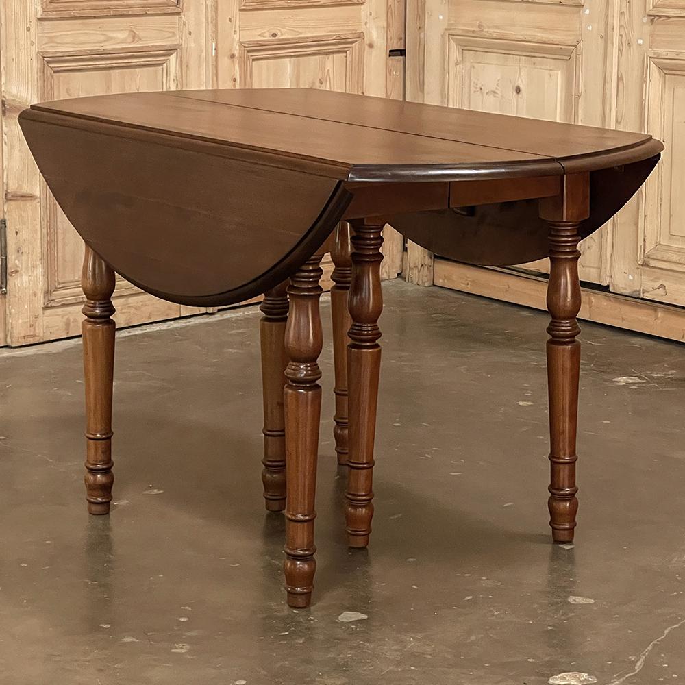 19th Century French Cherrywood Drop Leaf Dining Table with Leaves For Sale 4