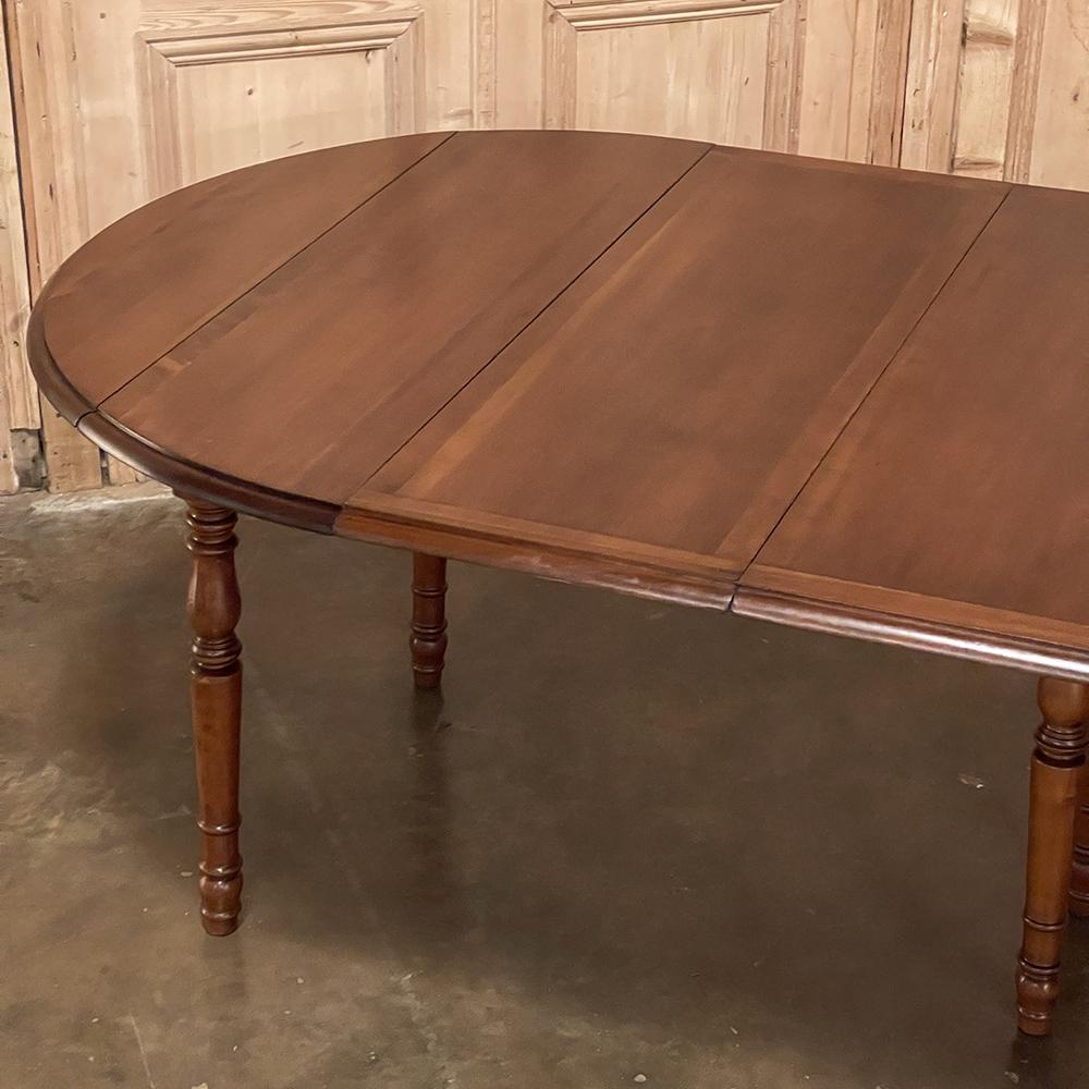 19th Century French Cherrywood Drop Leaf Dining Table with Leaves For Sale 12