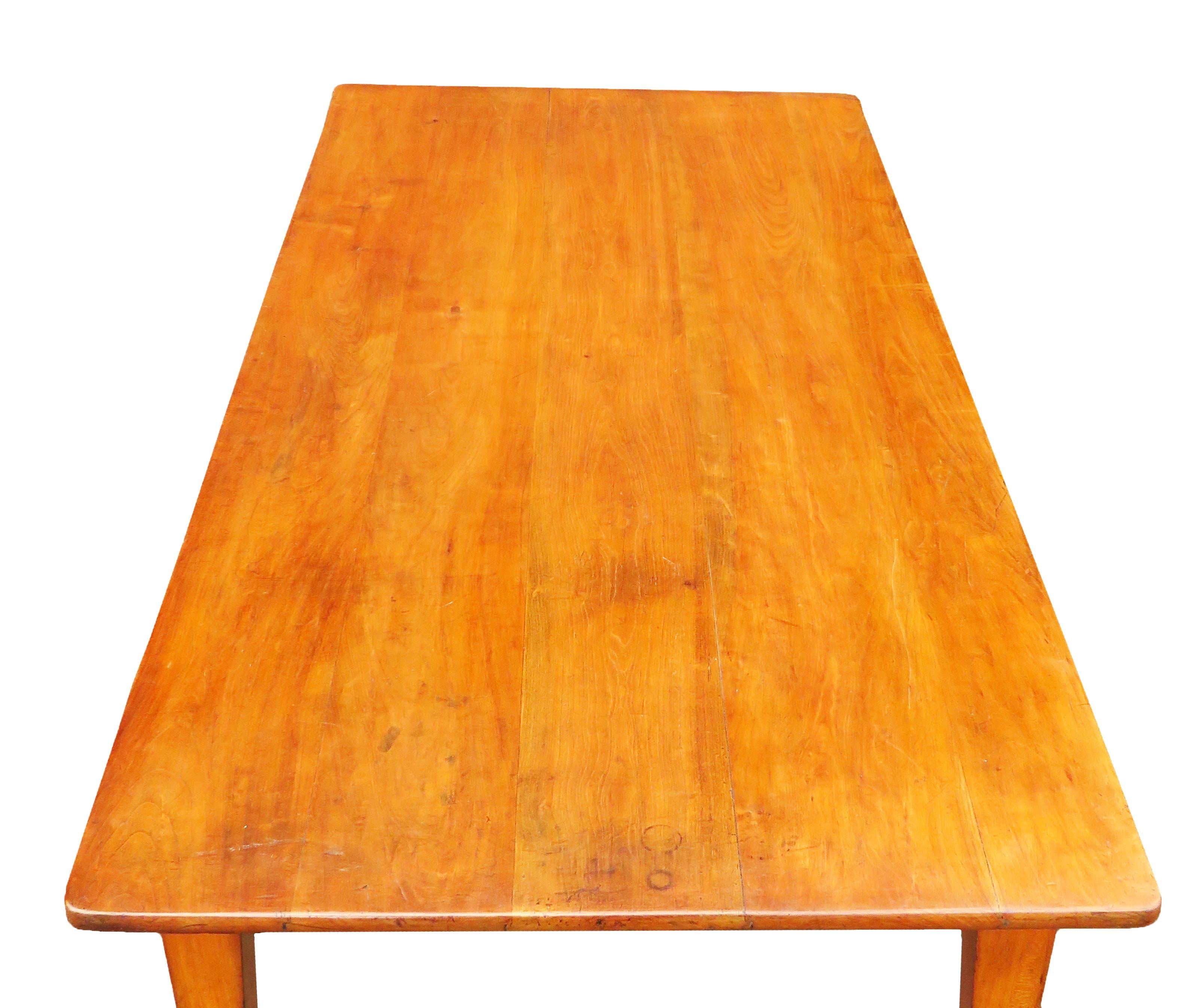 19th Century French Cherrywood Farmhouse Antique Dining Table In Good Condition In Bedfordshire, GB